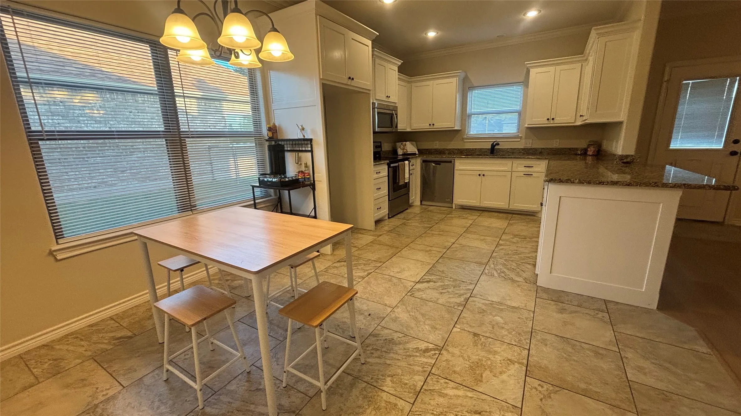 Single Family Residence For Sale in Henderson County , 6 Starview Drive, Star Harbor, Texas 75148, 3 Bedroom, 2 Bathroom, 2 Garage spaces, 1,500 Sqft, built in 2015, mls#21335298, Real Estate Agent in Star Harbor, Homes For Sale in Henderson county, Homes For Sale in Star Harbor, Realtor in Star Harbor Texas, Real Estate Brokerage Independent Realty Texas, Luminita Cordes Realtor