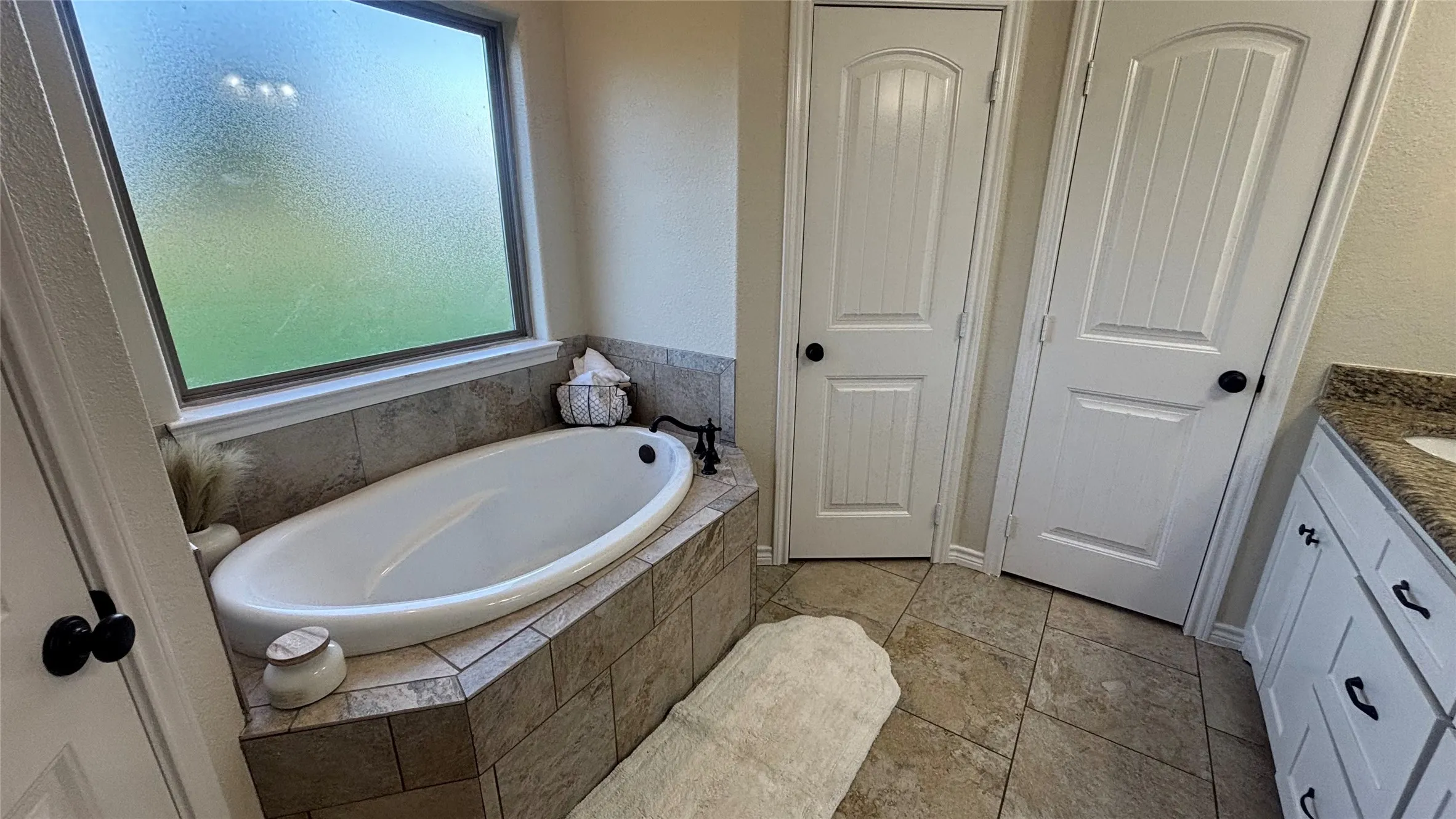 Single Family Residence For Sale in Henderson County , 6 Starview Drive, Star Harbor, Texas 75148, 3 Bedroom, 2 Bathroom, 2 Garage spaces, 1,500 Sqft, built in 2015, mls#21335298, Real Estate Agent in Star Harbor, Homes For Sale in Henderson county, Homes For Sale in Star Harbor, Realtor in Star Harbor Texas, Real Estate Brokerage Independent Realty Texas, Luminita Cordes Realtor