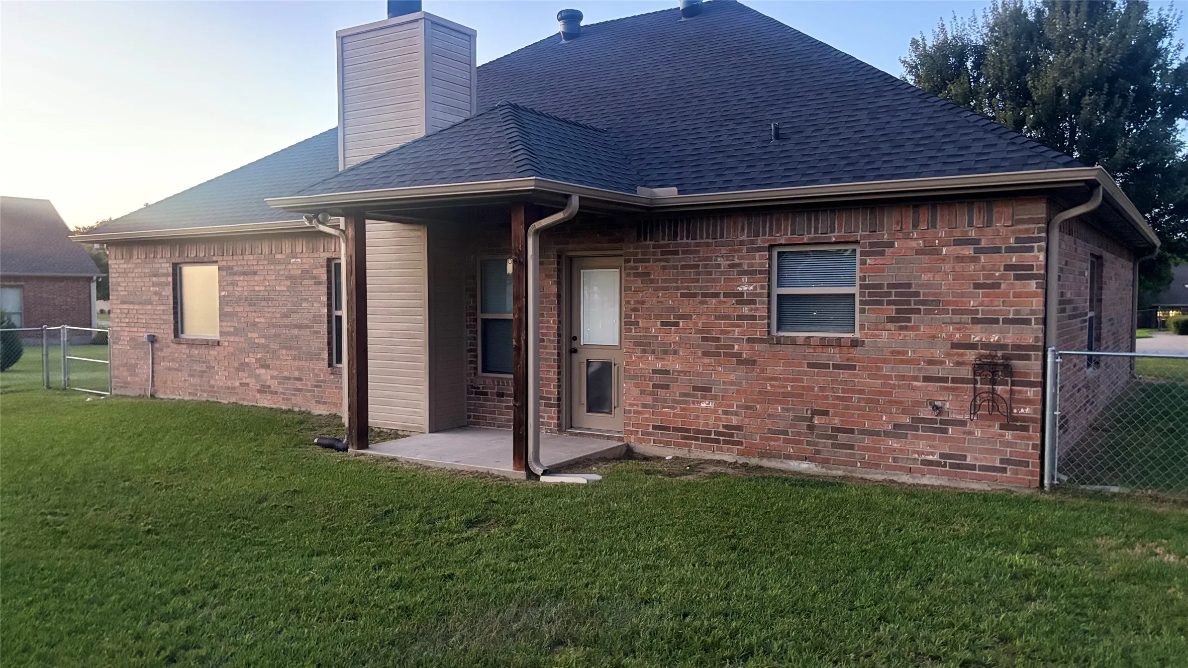 Single Family Residence For Sale in Henderson County , 6 Starview Drive, Star Harbor, Texas 75148, 3 Bedroom, 2 Bathroom, 2 Garage spaces, 1,500 Sqft, built in 2015, mls#21335298, Real Estate Agent in Star Harbor, Homes For Sale in Henderson county, Homes For Sale in Star Harbor, Realtor in Star Harbor Texas, Real Estate Brokerage Independent Realty Texas, Luminita Cordes Realtor