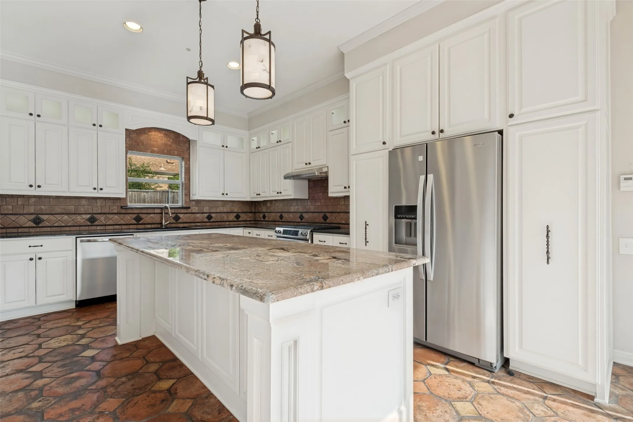Single Family Residence For Sale in Dallas County , 7211 Lavendale Circle, Dallas, Texas 75230, 3 Bedroom, 3 Bathroom, 2 Garage spaces, 3,021 Sqft, built in 1978, mls#21334924, Real Estate Agent in Dallas, Homes For Sale in Dallas county, Homes For Sale in Dallas, Realtor in Dallas Texas, Real Estate Brokerage Independent Realty Texas, Luminita Cordes Realtor