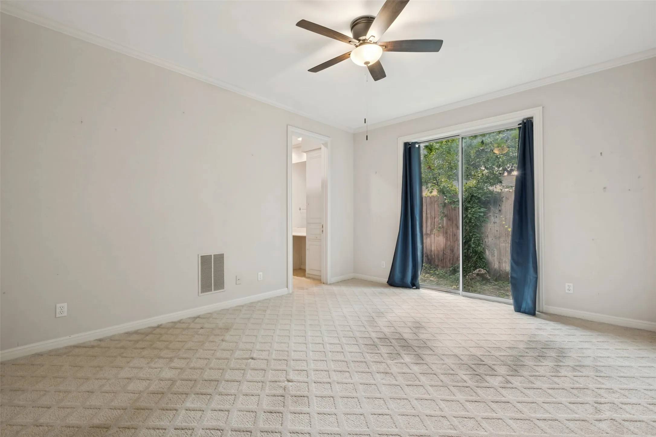 Single Family Residence For Sale in Dallas County , 7211 Lavendale Circle, Dallas, Texas 75230, 3 Bedroom, 3 Bathroom, 2 Garage spaces, 3,021 Sqft, built in 1978, mls#21334924, Real Estate Agent in Dallas, Homes For Sale in Dallas county, Homes For Sale in Dallas, Realtor in Dallas Texas, Real Estate Brokerage Independent Realty Texas, Luminita Cordes Realtor
