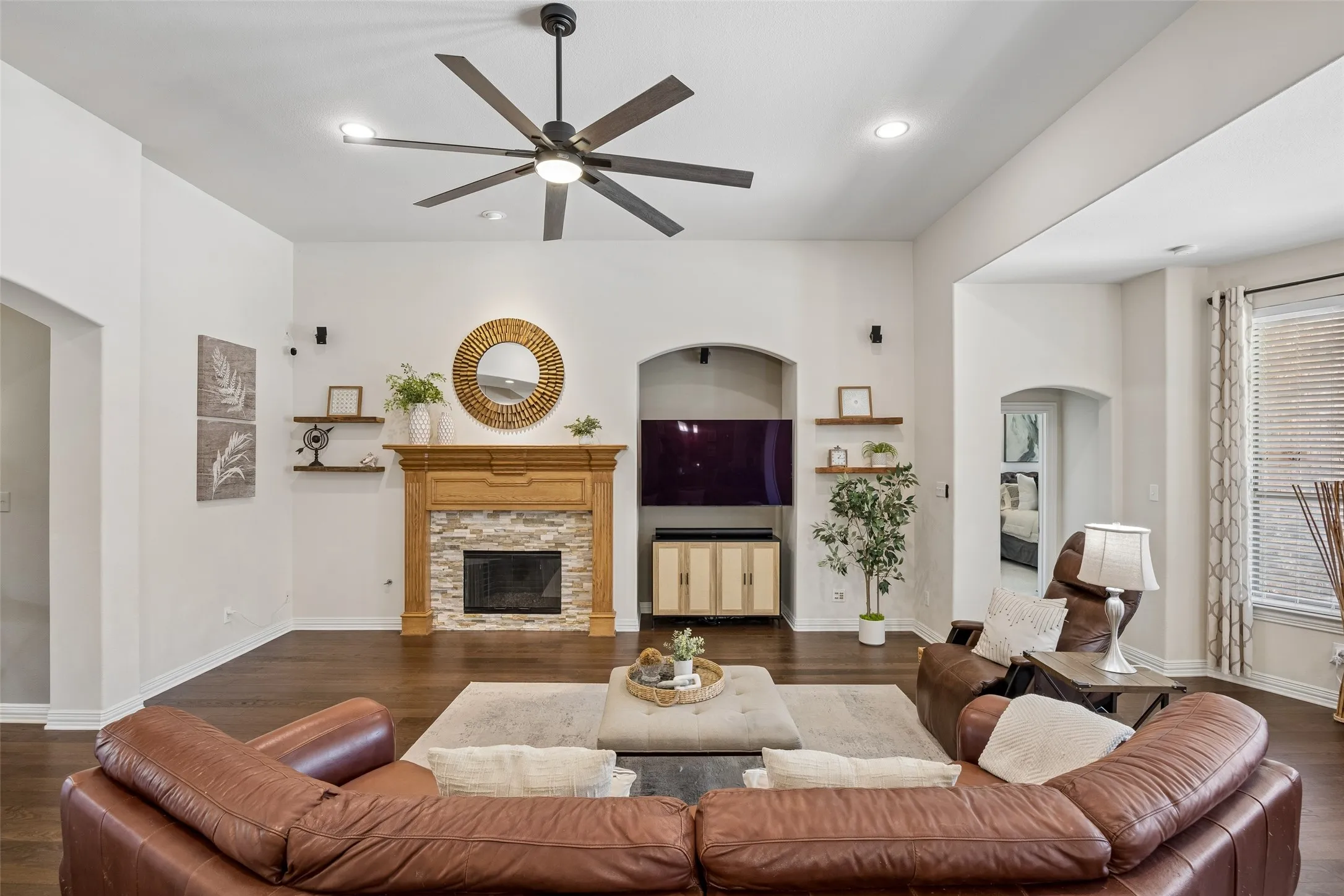Single Family Residence For Sale in Denton County , 3193 Fayette Trail, Frisco, Texas 75034, 4 Bedroom, 3 Bathroom, 3 Garage spaces, 3,347 Sqft, built in 2006, mls#21320073, Real Estate Agent in Frisco, Homes For Sale in Denton county, Homes For Sale in Frisco, Realtor in Frisco Texas, Real Estate Brokerage Independent Realty Texas, Luminita Cordes Realtor
