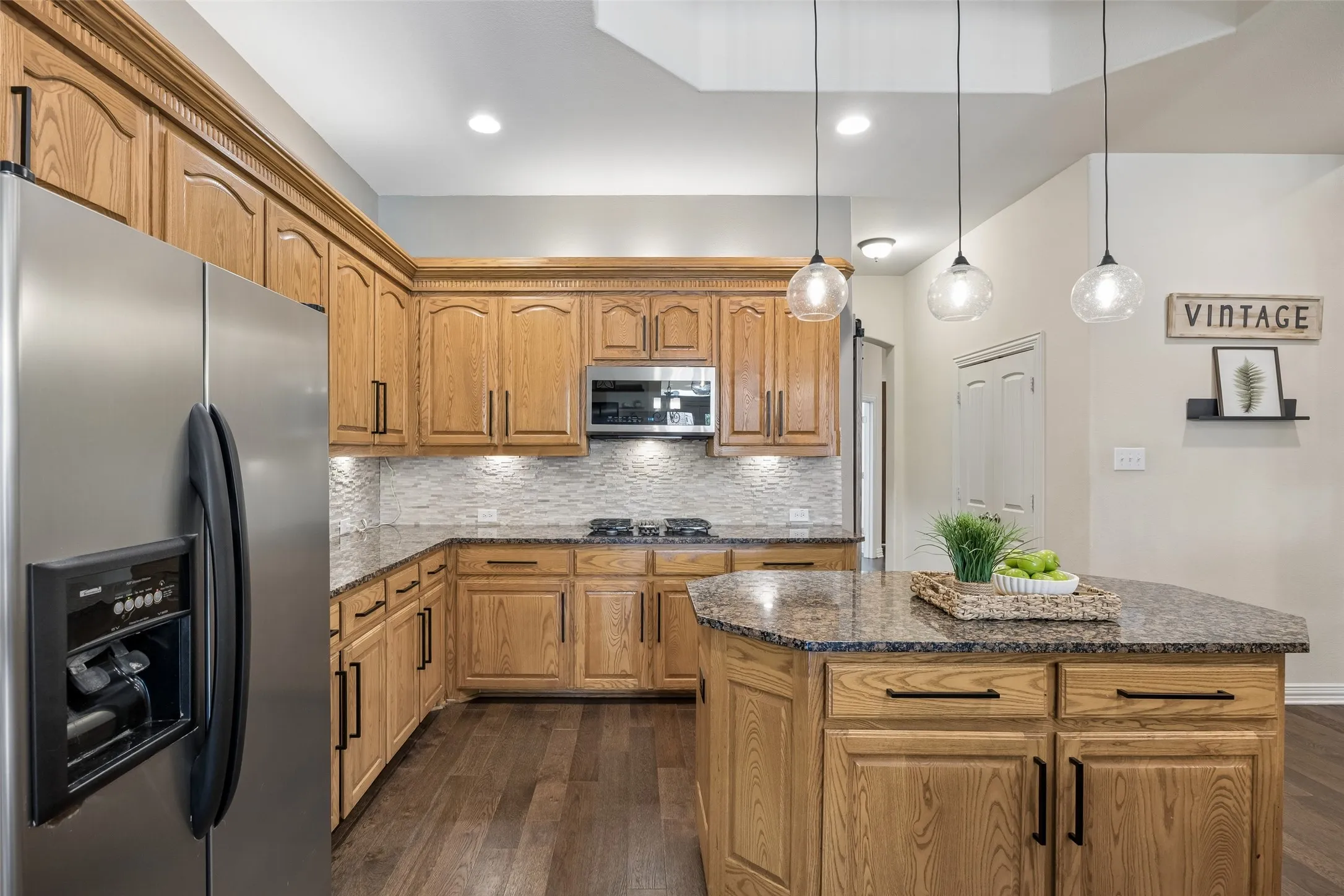 Single Family Residence For Sale in Denton County , 3193 Fayette Trail, Frisco, Texas 75034, 4 Bedroom, 3 Bathroom, 3 Garage spaces, 3,347 Sqft, built in 2006, mls#21320073, Real Estate Agent in Frisco, Homes For Sale in Denton county, Homes For Sale in Frisco, Realtor in Frisco Texas, Real Estate Brokerage Independent Realty Texas, Luminita Cordes Realtor