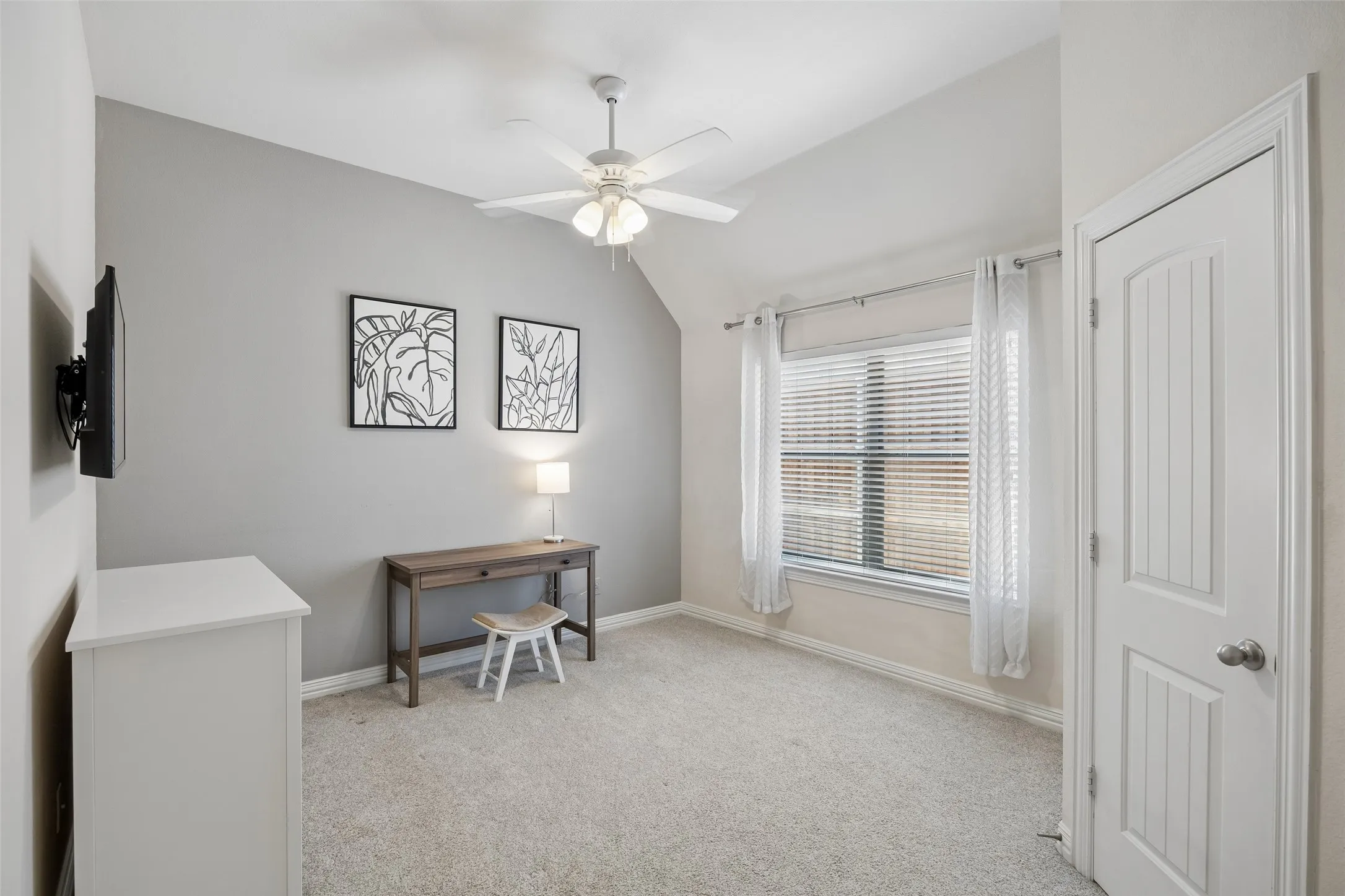 Single Family Residence For Sale in Denton County , 3193 Fayette Trail, Frisco, Texas 75034, 4 Bedroom, 3 Bathroom, 3 Garage spaces, 3,347 Sqft, built in 2006, mls#21320073, Real Estate Agent in Frisco, Homes For Sale in Denton county, Homes For Sale in Frisco, Realtor in Frisco Texas, Real Estate Brokerage Independent Realty Texas, Luminita Cordes Realtor
