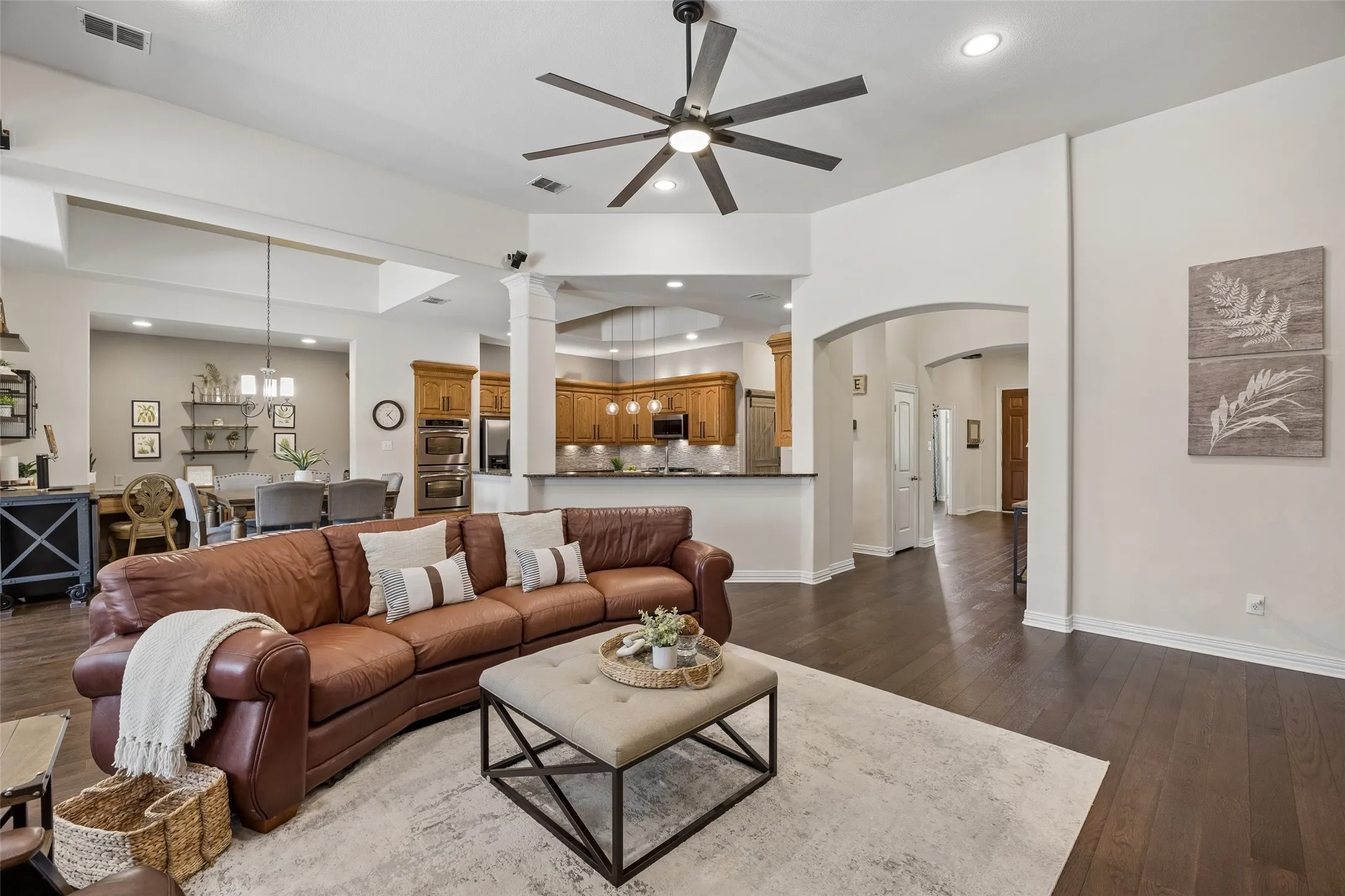 Single Family Residence For Sale in Denton County , 3193 Fayette Trail, Frisco, Texas 75034, 4 Bedroom, 3 Bathroom, 3 Garage spaces, 3,347 Sqft, built in 2006, mls#21320073, Real Estate Agent in Frisco, Homes For Sale in Denton county, Homes For Sale in Frisco, Realtor in Frisco Texas, Real Estate Brokerage Independent Realty Texas, Luminita Cordes Realtor