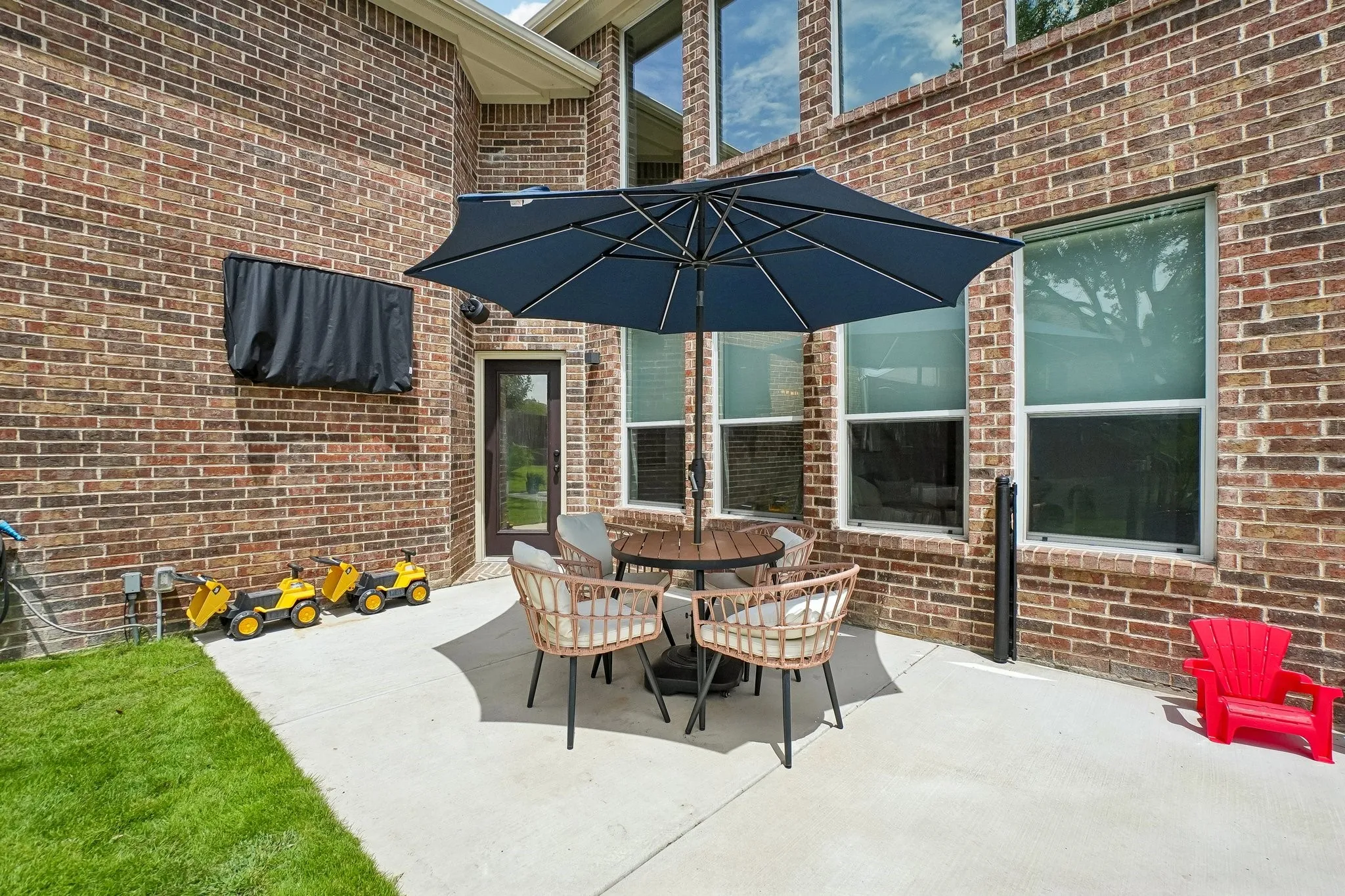 Single Family Residence For Sale in Rockwall County , 1380 Southern Pines Drive, Rockwall, Texas 75087, 5 Bedroom, 4 Bathroom, 3 Garage spaces, 4,482 Sqft, built in 2005, mls#21334681, Real Estate Agent in Rockwall, Homes For Sale in Rockwall county, Homes For Sale in Rockwall, Realtor in Rockwall Texas, Real Estate Brokerage Independent Realty Texas, Luminita Cordes Realtor