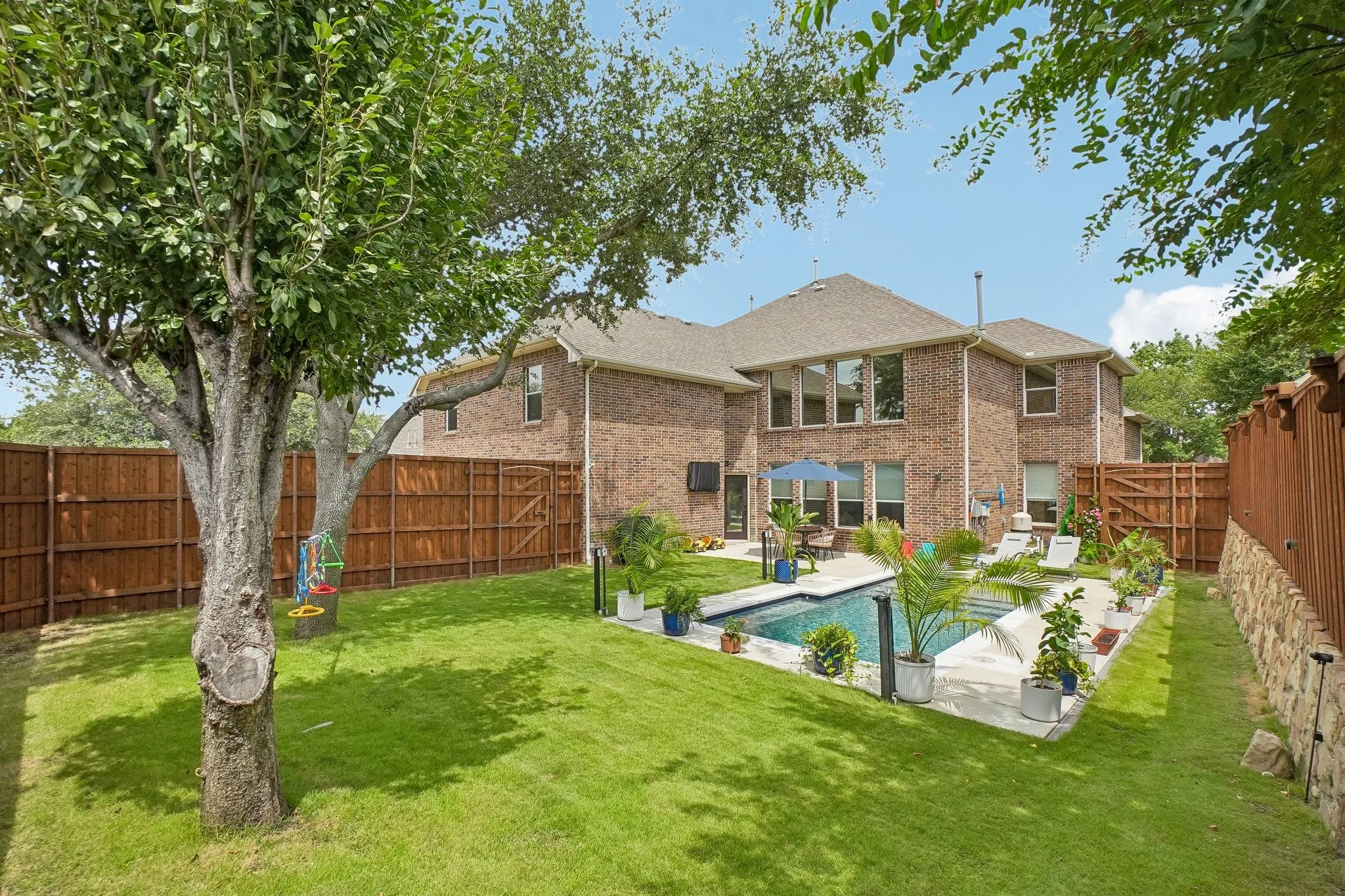 Single Family Residence For Sale in Rockwall County , 1380 Southern Pines Drive, Rockwall, Texas 75087, 5 Bedroom, 4 Bathroom, 3 Garage spaces, 4,482 Sqft, built in 2005, mls#21334681, Real Estate Agent in Rockwall, Homes For Sale in Rockwall county, Homes For Sale in Rockwall, Realtor in Rockwall Texas, Real Estate Brokerage Independent Realty Texas, Luminita Cordes Realtor