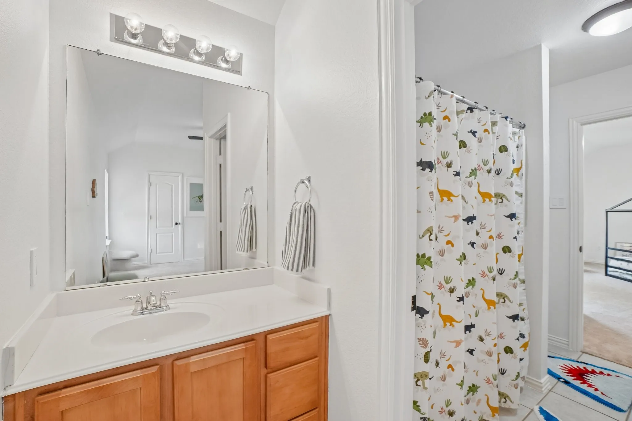 Jack-n-Jill bath