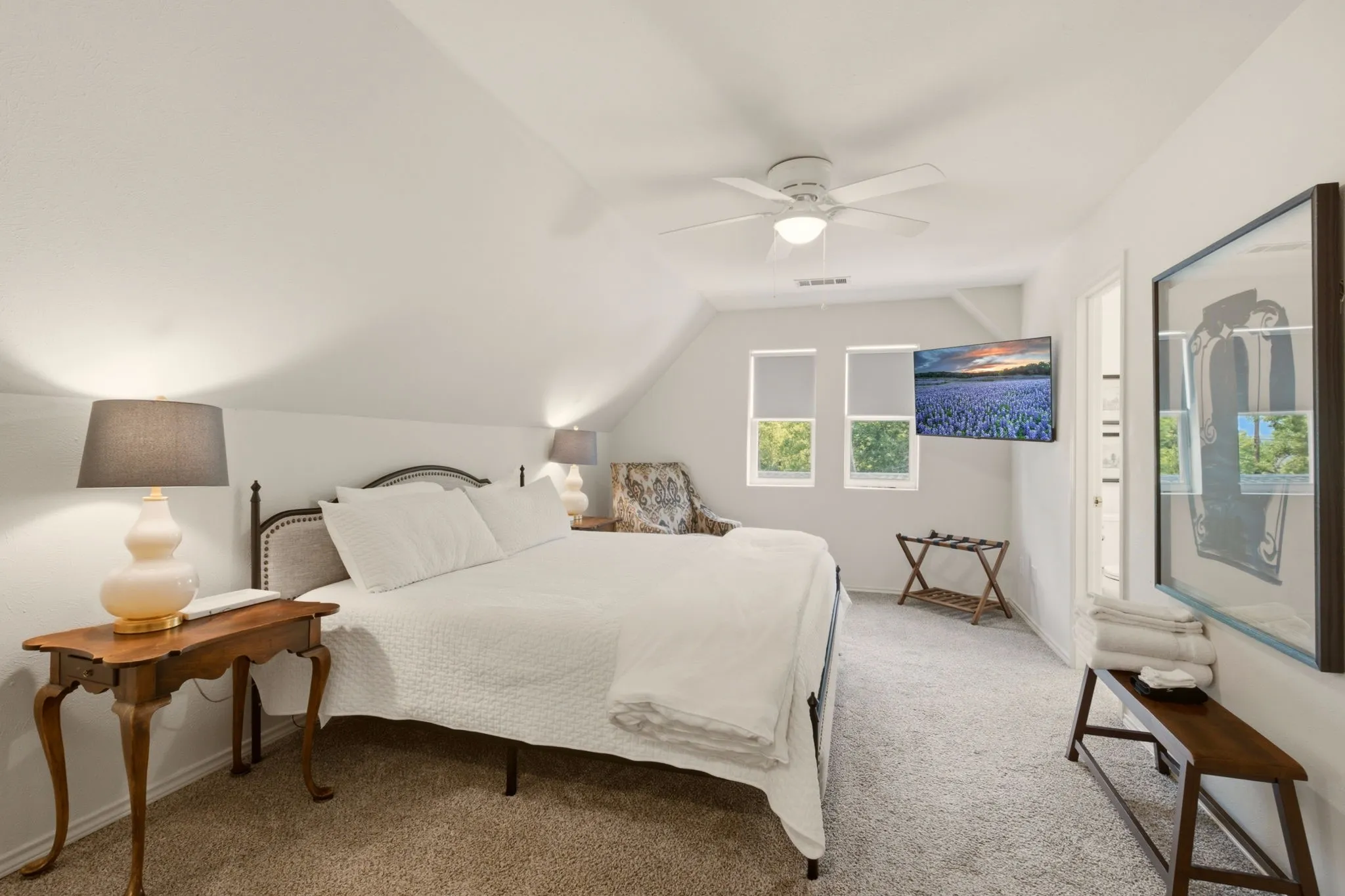 2nd floor primary guest room w en suite