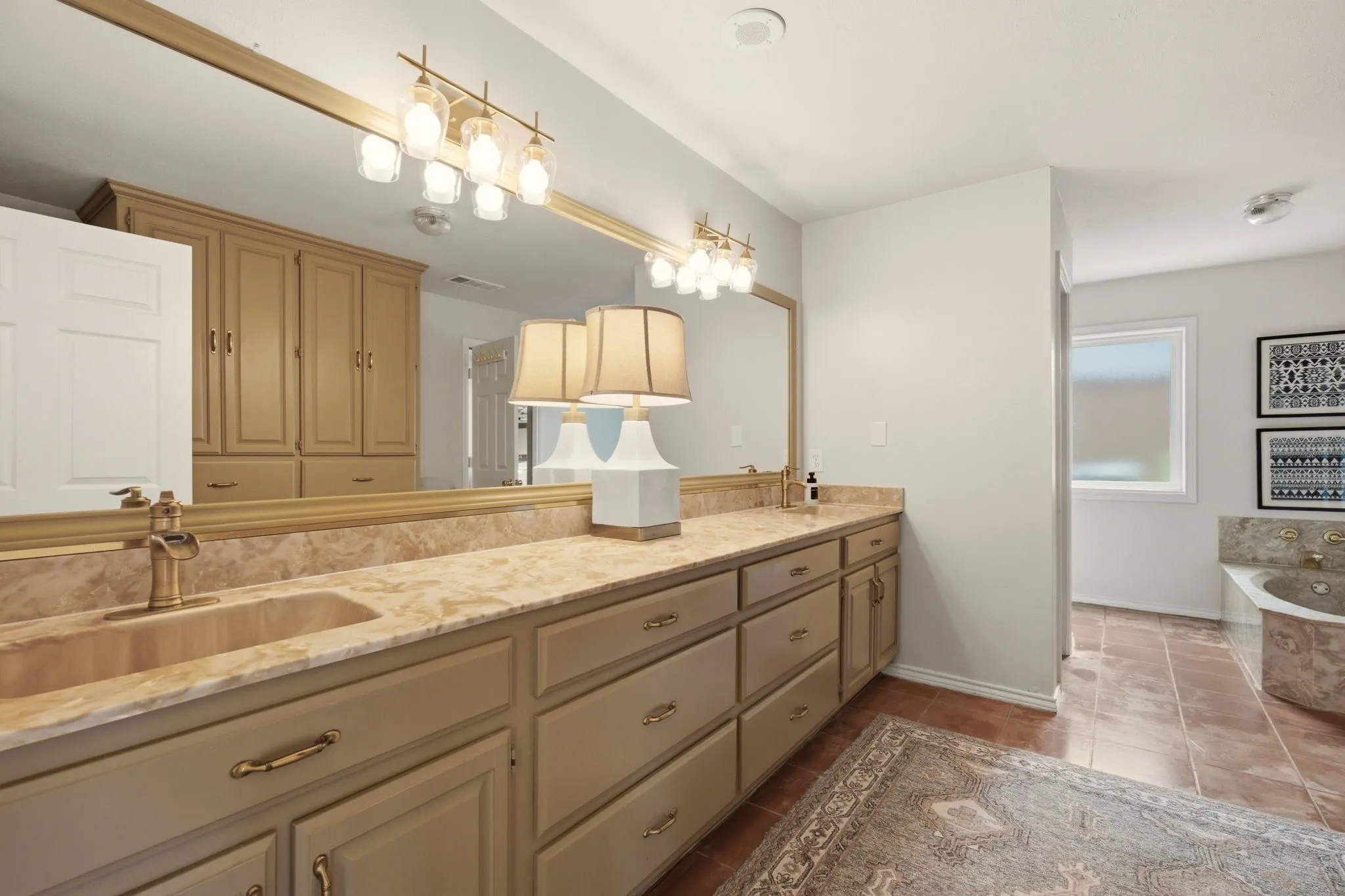 tons of counterspace and dual sinks