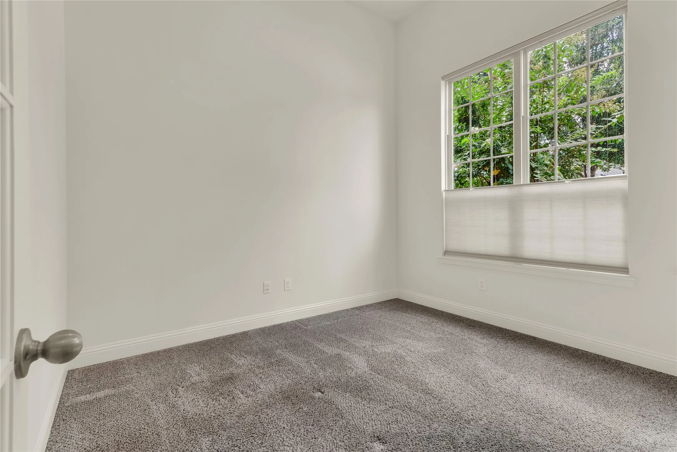 Single Family Residence For Sale in Kaufman County , 1003 Edgefield Lane, Forney, Texas 75126, 4 Bedroom, 2 Bathroom, 2 Garage spaces, 2,056 Sqft, built in 2015, mls#21329061, Real Estate Agent in Forney, Homes For Sale in Kaufman county, Homes For Sale in Forney, Realtor in Forney Texas, Real Estate Brokerage Independent Realty Texas, Luminita Cordes Realtor