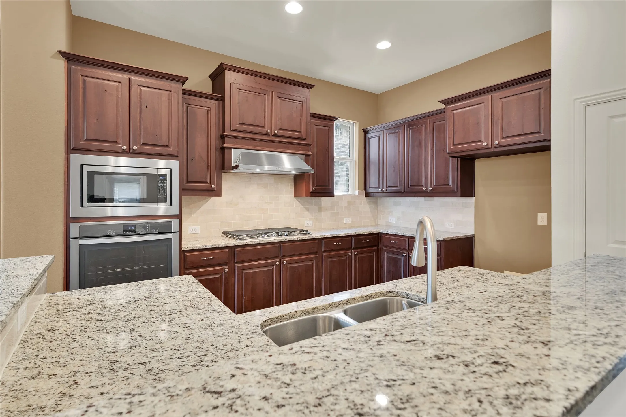 Single Family Residence For Sale in Kaufman County , 1003 Edgefield Lane, Forney, Texas 75126, 4 Bedroom, 2 Bathroom, 2 Garage spaces, 2,056 Sqft, built in 2015, mls#21329061, Real Estate Agent in Forney, Homes For Sale in Kaufman county, Homes For Sale in Forney, Realtor in Forney Texas, Real Estate Brokerage Independent Realty Texas, Luminita Cordes Realtor