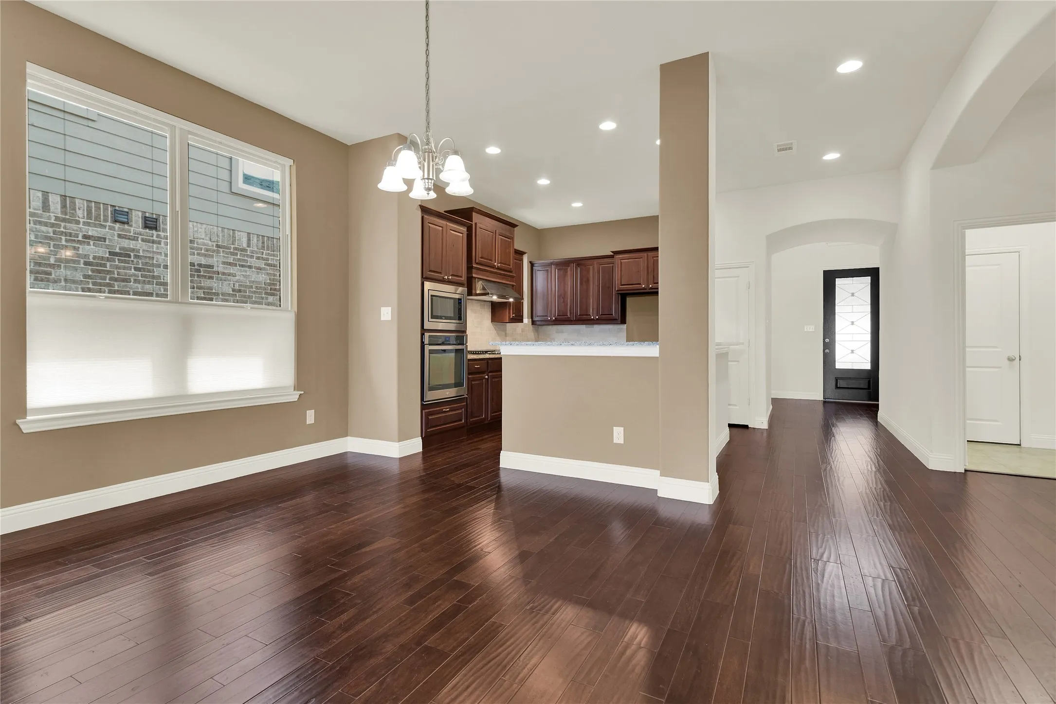 Single Family Residence For Sale in Kaufman County , 1003 Edgefield Lane, Forney, Texas 75126, 4 Bedroom, 2 Bathroom, 2 Garage spaces, 2,056 Sqft, built in 2015, mls#21329061, Real Estate Agent in Forney, Homes For Sale in Kaufman county, Homes For Sale in Forney, Realtor in Forney Texas, Real Estate Brokerage Independent Realty Texas, Luminita Cordes Realtor