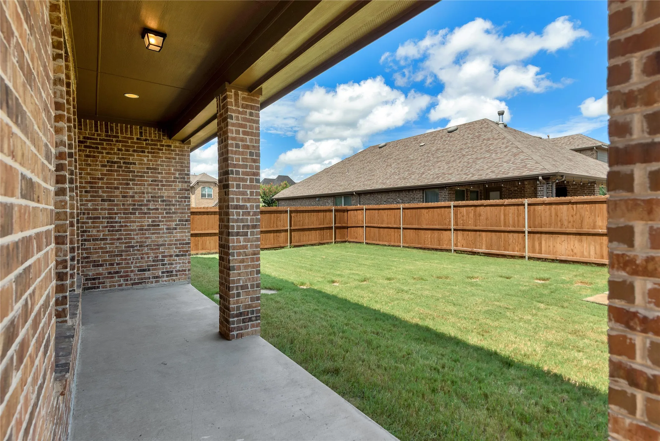 Single Family Residence For Sale in Kaufman County , 1003 Edgefield Lane, Forney, Texas 75126, 4 Bedroom, 2 Bathroom, 2 Garage spaces, 2,056 Sqft, built in 2015, mls#21329061, Real Estate Agent in Forney, Homes For Sale in Kaufman county, Homes For Sale in Forney, Realtor in Forney Texas, Real Estate Brokerage Independent Realty Texas, Luminita Cordes Realtor