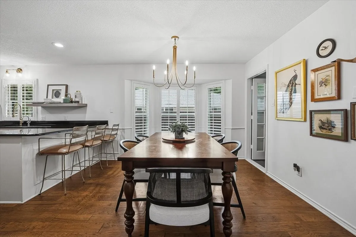Single Family Residence For Sale in Tarrant County , 4133 Inwood Road, Fort Worth, Texas 76109, 5 Bedroom, 4 Bathroom, 2 Garage spaces, 3,478 Sqft, built in 1977, mls#21335256, Real Estate Agent in Fort Worth, Homes For Sale in Tarrant county, Homes For Sale in Fort Worth, Realtor in Fort Worth Texas, Real Estate Brokerage Independent Realty Texas, Luminita Cordes Realtor