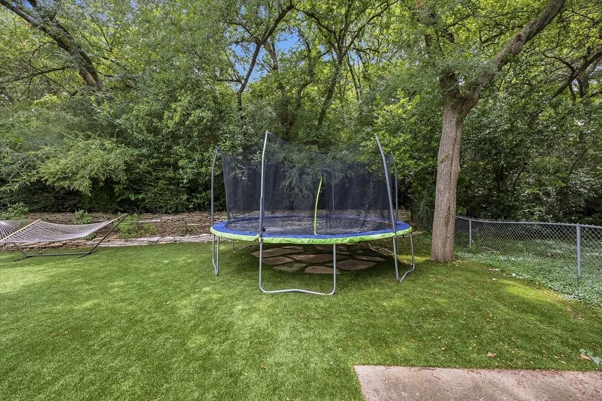 Single Family Residence For Sale in Tarrant County , 4133 Inwood Road, Fort Worth, Texas 76109, 5 Bedroom, 4 Bathroom, 2 Garage spaces, 3,478 Sqft, built in 1977, mls#21335256, Real Estate Agent in Fort Worth, Homes For Sale in Tarrant county, Homes For Sale in Fort Worth, Realtor in Fort Worth Texas, Real Estate Brokerage Independent Realty Texas, Luminita Cordes Realtor