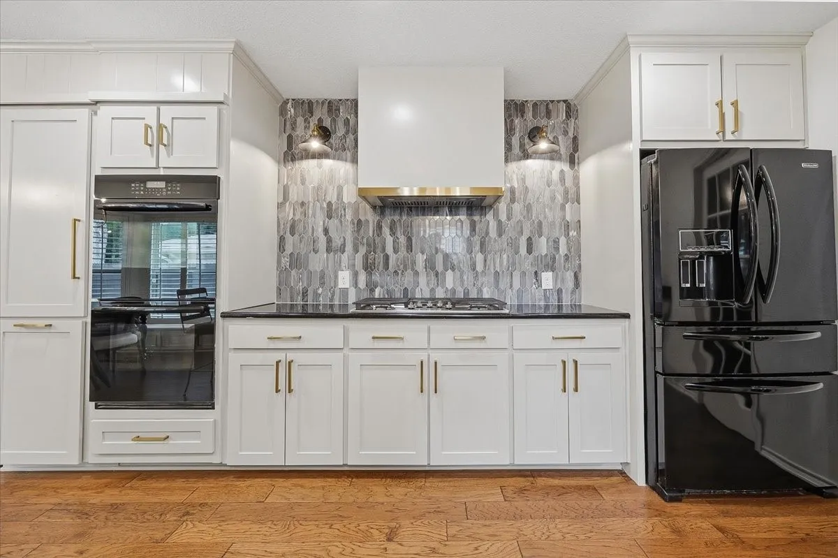 Single Family Residence For Sale in Tarrant County , 4133 Inwood Road, Fort Worth, Texas 76109, 5 Bedroom, 4 Bathroom, 2 Garage spaces, 3,478 Sqft, built in 1977, mls#21335256, Real Estate Agent in Fort Worth, Homes For Sale in Tarrant county, Homes For Sale in Fort Worth, Realtor in Fort Worth Texas, Real Estate Brokerage Independent Realty Texas, Luminita Cordes Realtor