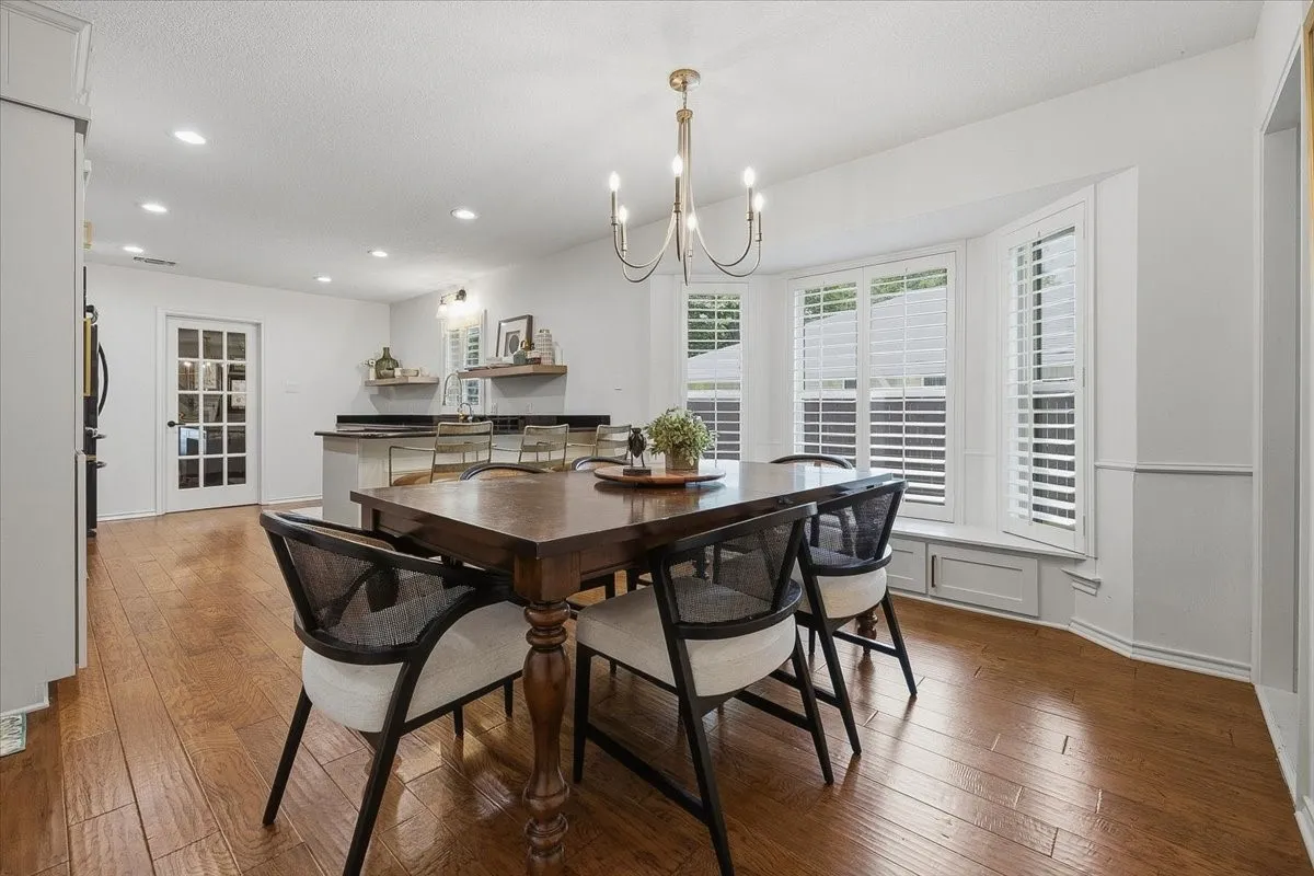 Single Family Residence For Sale in Tarrant County , 4133 Inwood Road, Fort Worth, Texas 76109, 5 Bedroom, 4 Bathroom, 2 Garage spaces, 3,478 Sqft, built in 1977, mls#21335256, Real Estate Agent in Fort Worth, Homes For Sale in Tarrant county, Homes For Sale in Fort Worth, Realtor in Fort Worth Texas, Real Estate Brokerage Independent Realty Texas, Luminita Cordes Realtor