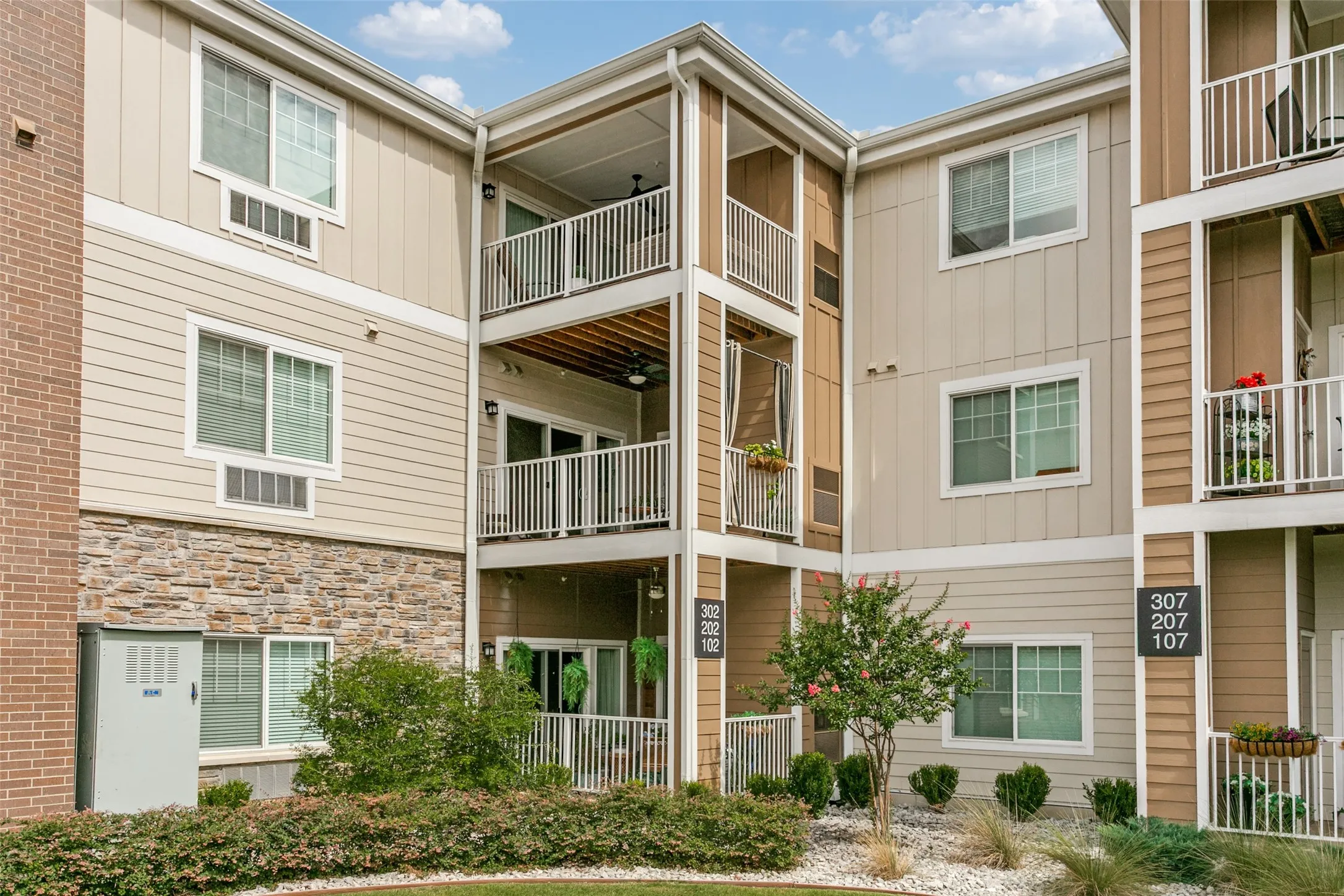 This unit is located on the 2nd floor.