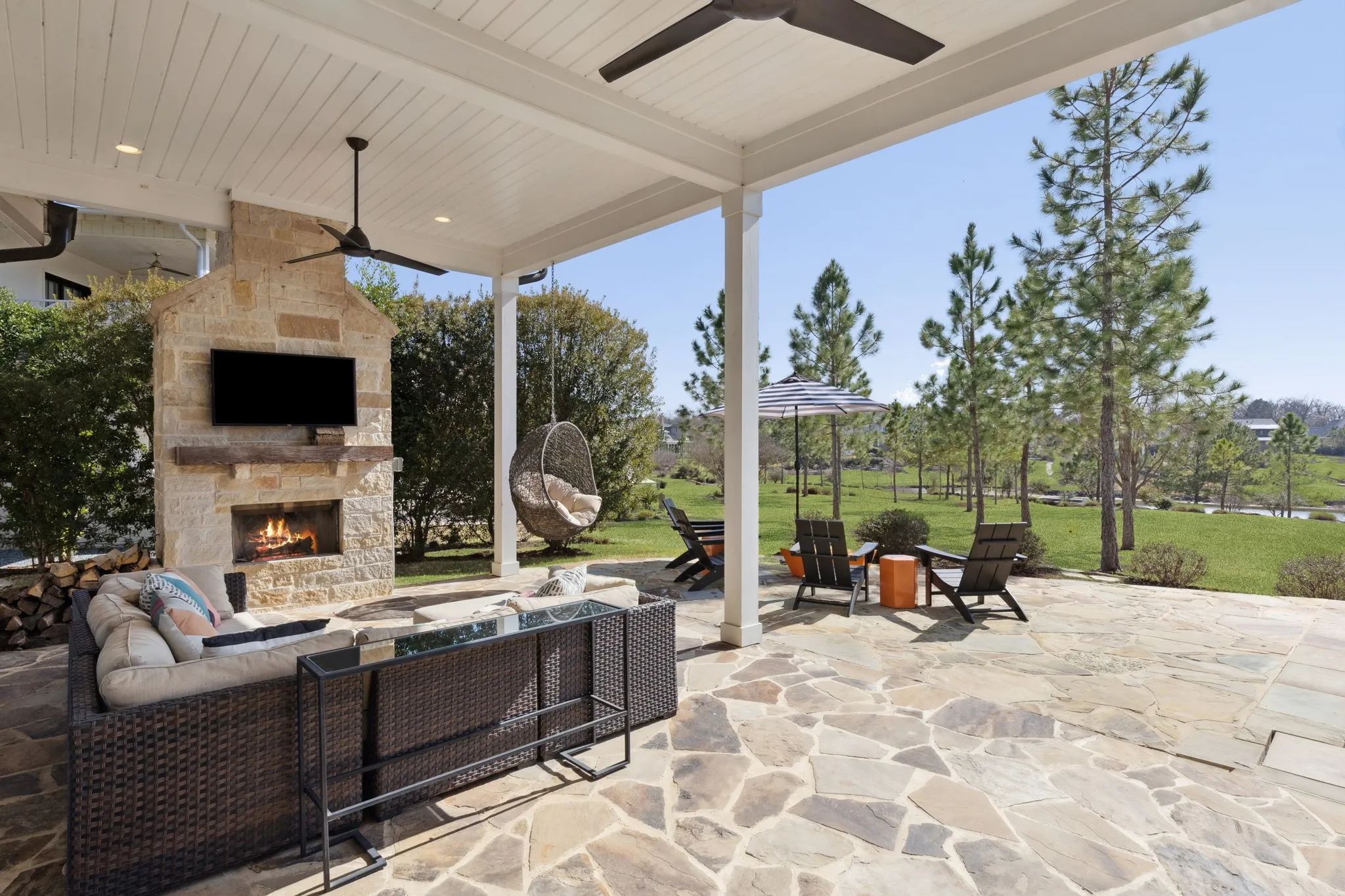 Single Family Residence For Sale in Henderson County , 12735 Sea Island Drive, Malakoff, Texas 75148, 5 Bedroom, 6 Bathroom, 3 Garage spaces, 4,517 Sqft, built in 2018, mls#21335328, Real Estate Agent in Malakoff, Homes For Sale in Henderson county, Homes For Sale in Malakoff, Realtor in Malakoff Texas, Real Estate Brokerage Independent Realty Texas, Luminita Cordes Realtor