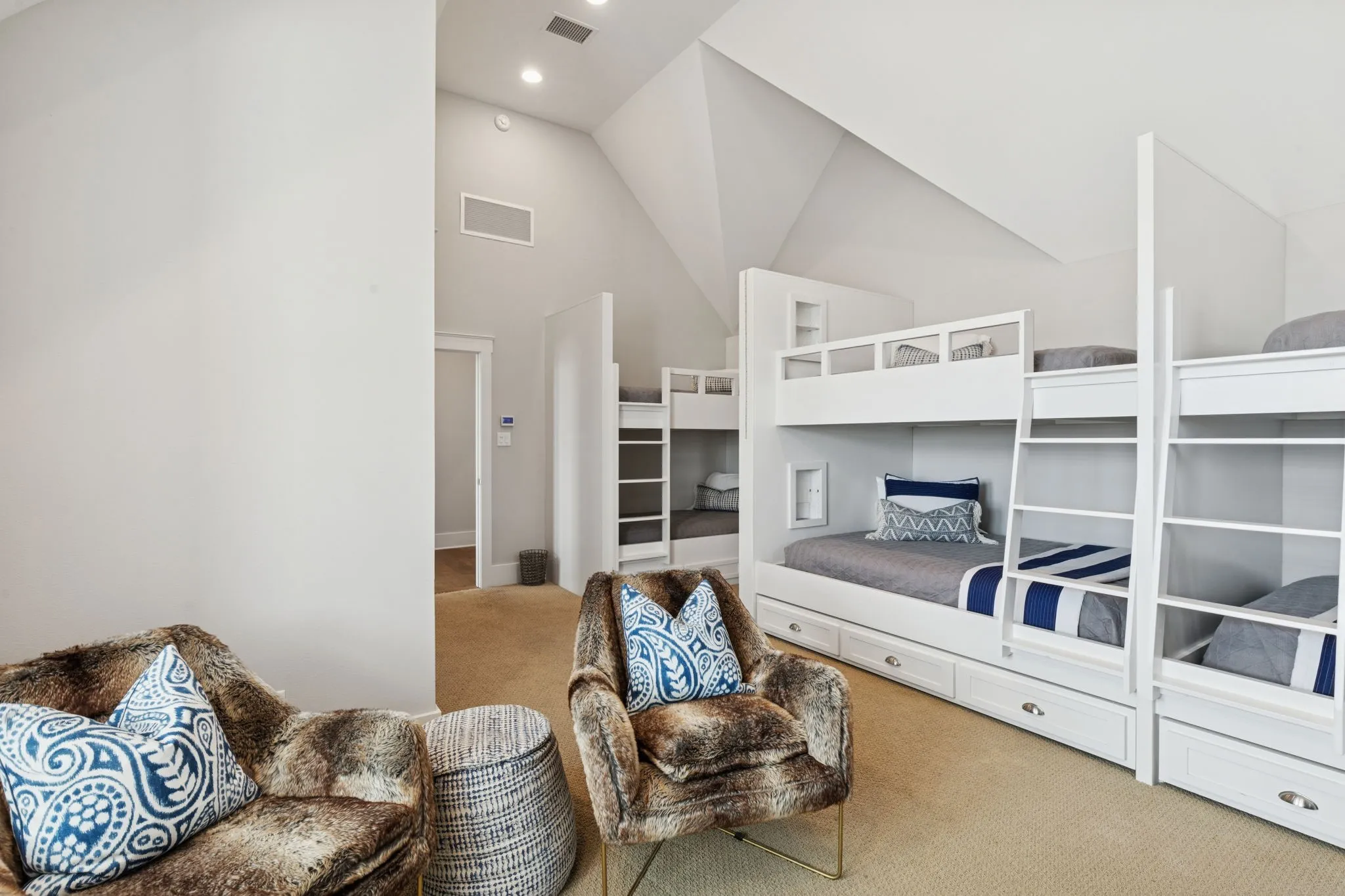 Single Family Residence For Sale in Henderson County , 12735 Sea Island Drive, Malakoff, Texas 75148, 5 Bedroom, 6 Bathroom, 3 Garage spaces, 4,517 Sqft, built in 2018, mls#21335328, Real Estate Agent in Malakoff, Homes For Sale in Henderson county, Homes For Sale in Malakoff, Realtor in Malakoff Texas, Real Estate Brokerage Independent Realty Texas, Luminita Cordes Realtor