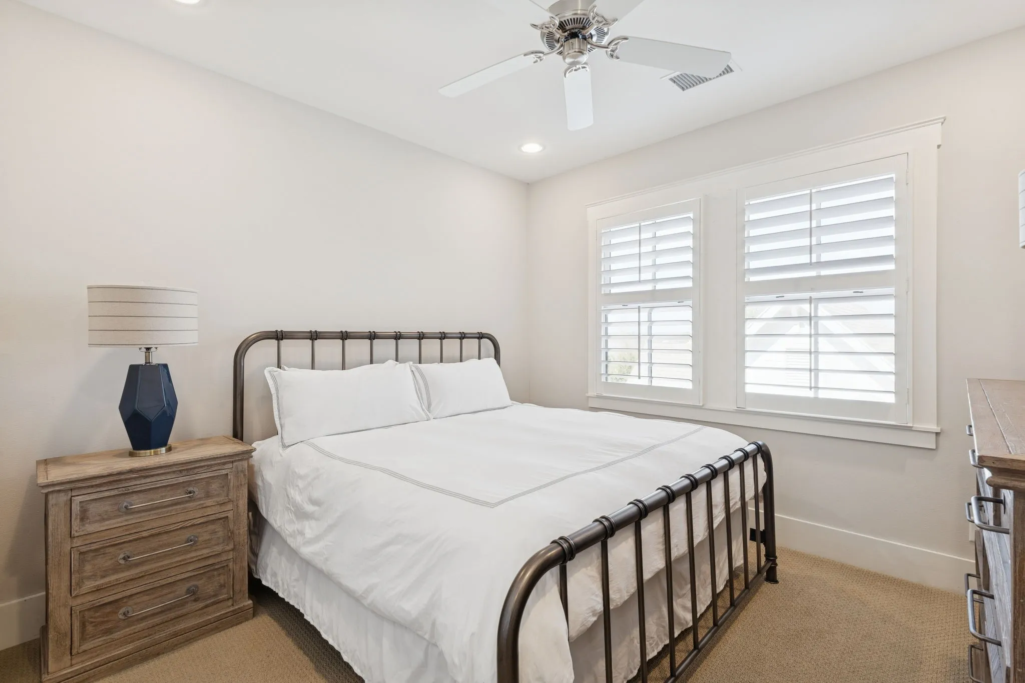 Single Family Residence For Sale in Henderson County , 12735 Sea Island Drive, Malakoff, Texas 75148, 5 Bedroom, 6 Bathroom, 3 Garage spaces, 4,517 Sqft, built in 2018, mls#21335328, Real Estate Agent in Malakoff, Homes For Sale in Henderson county, Homes For Sale in Malakoff, Realtor in Malakoff Texas, Real Estate Brokerage Independent Realty Texas, Luminita Cordes Realtor