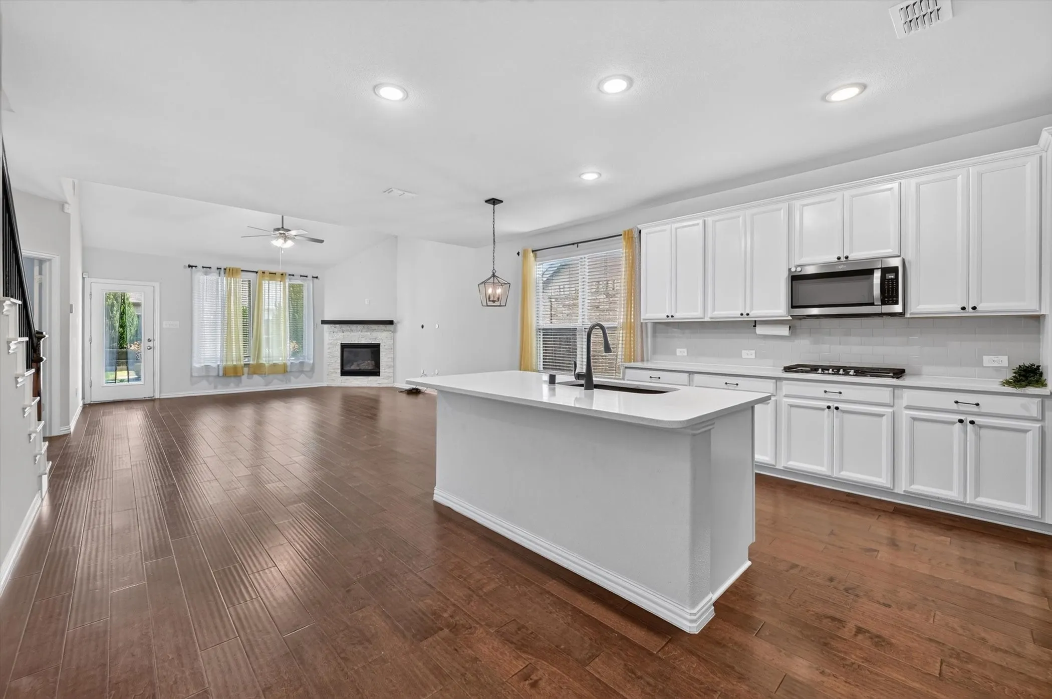 Single Family Residence For Rent in Denton County , 1909 Drover Creek Road, Aubrey, Texas 76227, 4 Bedroom, 4 Bathroom, 3 Garage spaces, 2,986 Sqft, built in 2019, mls#21335313, Real Estate Agent in Aubrey, Homes For Rent in Denton county, Homes For Rent in Aubrey, Realtor in Aubrey Texas, Real Estate Brokerage Independent Realty Texas, Luminita Cordes Realtor