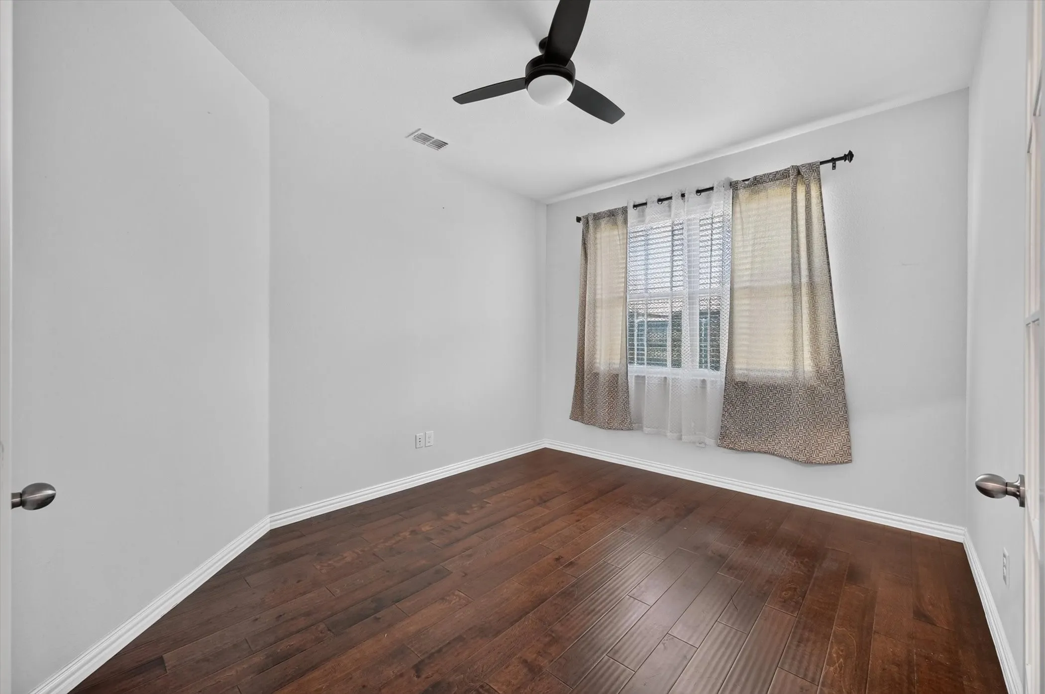 Single Family Residence For Rent in Denton County , 1909 Drover Creek Road, Aubrey, Texas 76227, 4 Bedroom, 4 Bathroom, 3 Garage spaces, 2,986 Sqft, built in 2019, mls#21335313, Real Estate Agent in Aubrey, Homes For Rent in Denton county, Homes For Rent in Aubrey, Realtor in Aubrey Texas, Real Estate Brokerage Independent Realty Texas, Luminita Cordes Realtor