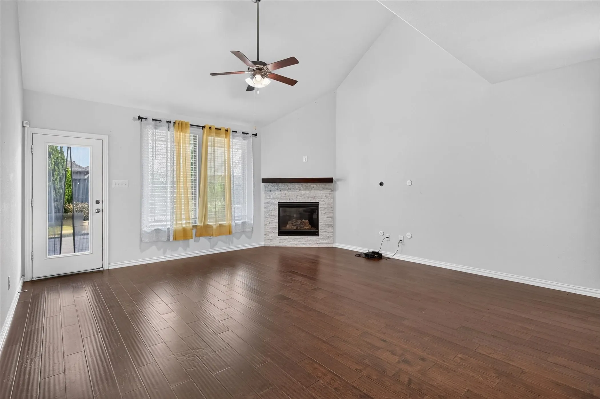 Single Family Residence For Rent in Denton County , 1909 Drover Creek Road, Aubrey, Texas 76227, 4 Bedroom, 4 Bathroom, 3 Garage spaces, 2,986 Sqft, built in 2019, mls#21335313, Real Estate Agent in Aubrey, Homes For Rent in Denton county, Homes For Rent in Aubrey, Realtor in Aubrey Texas, Real Estate Brokerage Independent Realty Texas, Luminita Cordes Realtor