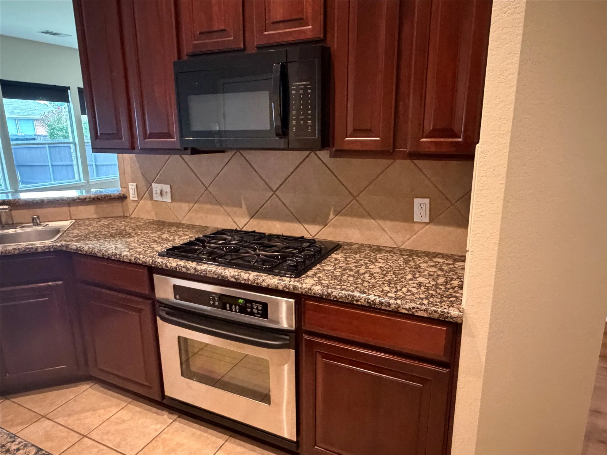 Single Family Residence For Rent in Denton County , 1630 Lagonda Lane, Frisco, Texas 75034, 4 Bedroom, 2 Bathroom, 2 Garage spaces, 2,522 Sqft, built in 2002, Price $2,750, mls#21332939, Real Estate Agent in Frisco, Homes For Rent in Denton county, Homes For Rent in Frisco, Realtor in Frisco Texas, Real Estate Brokerage Independent Realty Texas, Luminita Cordes Realtor