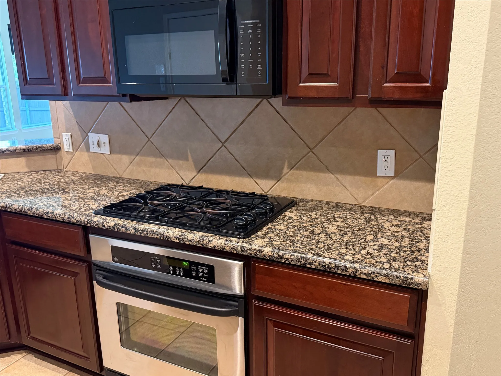 Single Family Residence For Rent in Denton County , 1630 Lagonda Lane, Frisco, Texas 75034, 4 Bedroom, 2 Bathroom, 2 Garage spaces, 2,522 Sqft, built in 2002, Price $2,750, mls#21332939, Real Estate Agent in Frisco, Homes For Rent in Denton county, Homes For Rent in Frisco, Realtor in Frisco Texas, Real Estate Brokerage Independent Realty Texas, Luminita Cordes Realtor