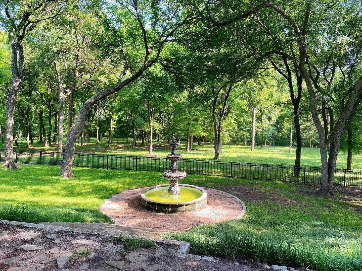 Single Family Residence For Sale in Ellis County , 7220 Shiloh Road, Midlothian, Texas 76065, 4 Bedroom, 3 Bathroom, 4 Garage spaces, 2,900 Sqft, built in 1971, mls#21315753, Real Estate Agent in Midlothian, Homes For Sale in Ellis county, Homes For Sale in Midlothian, Realtor in Midlothian Texas, Real Estate Brokerage Independent Realty Texas, Luminita Cordes Realtor