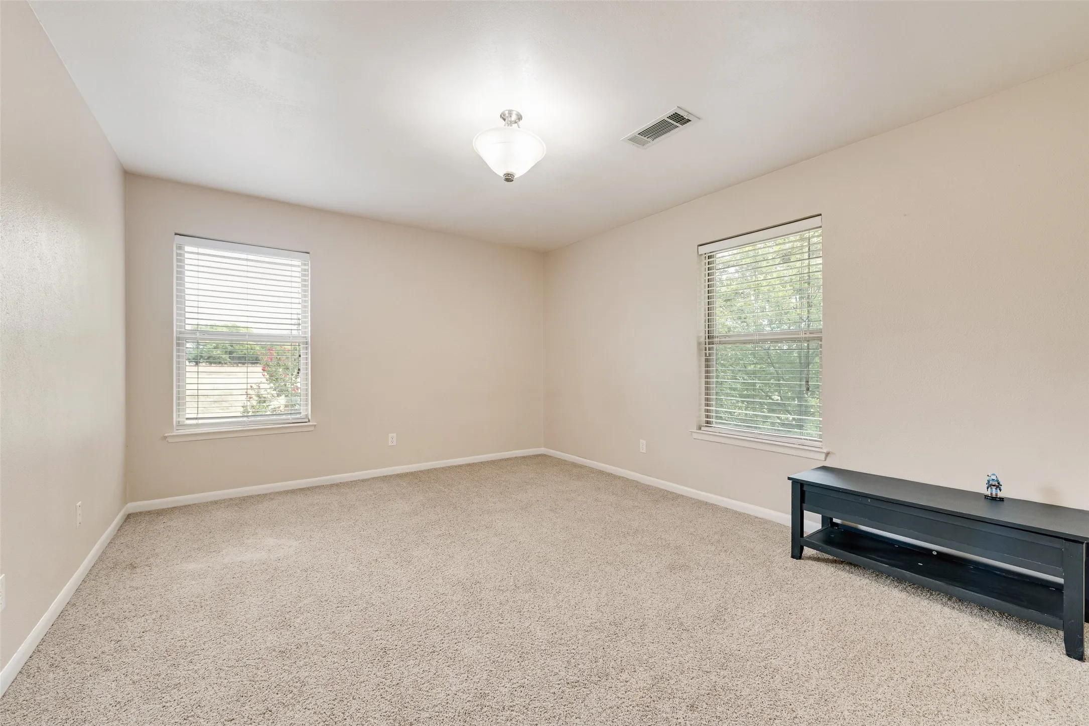 Single Family Residence For Sale in Ellis County , 7220 Shiloh Road, Midlothian, Texas 76065, 4 Bedroom, 3 Bathroom, 4 Garage spaces, 2,900 Sqft, built in 1971, mls#21315753, Real Estate Agent in Midlothian, Homes For Sale in Ellis county, Homes For Sale in Midlothian, Realtor in Midlothian Texas, Real Estate Brokerage Independent Realty Texas, Luminita Cordes Realtor