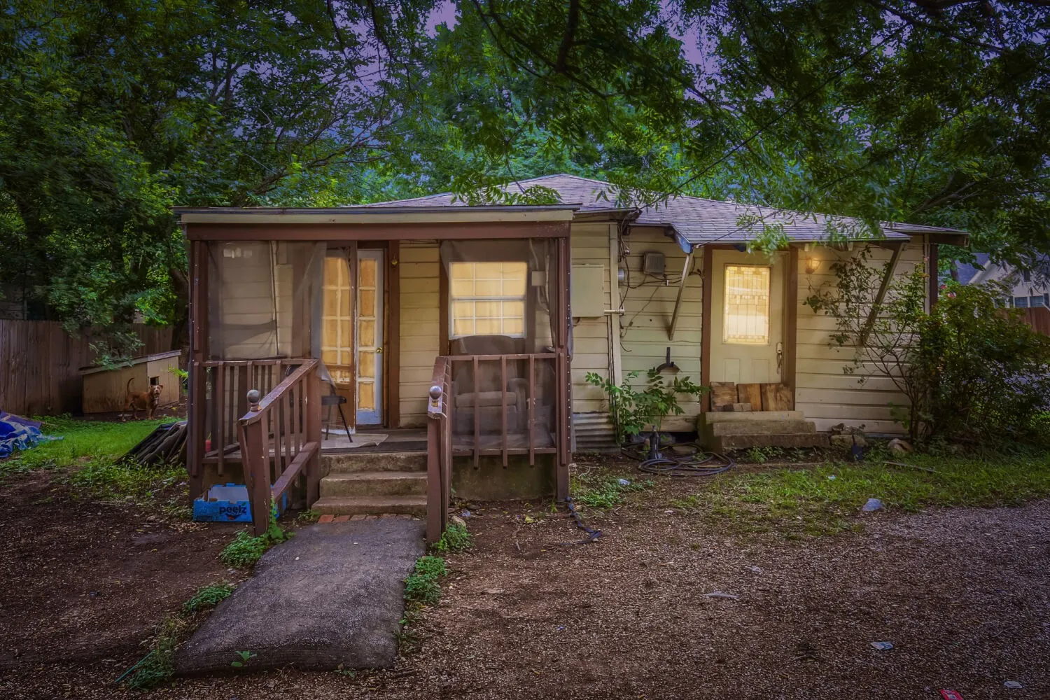 Single Family Residence For Sale in Ellis County , 1012 E Jefferson Street, Waxahachie, Texas 75165, 2 Bedrooms, 1 Bathroom, Garage spaces, 1,242 Sqft, built in 1955, Price $152,000, mls#21335337, Real Estate Agent in Waxahachie, Homes For Sale in Ellis county, Homes For Sale in Waxahachie, Realtor in Waxahachie Texas, Real Estate Brokerage Independent Realty Texas, Luminita Cordes Realtor