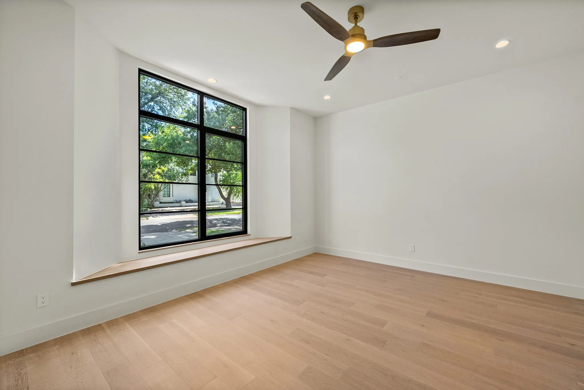 Single Family Residence For Sale in Dallas County , 3308 Rosedale Avenue, University Park, Texas 75205, 4 Bedroom, 5 Bathroom, 2 Garage spaces, 5,260 Sqft, built in 2013, mls#21332626, Real Estate Agent in University Park, Homes For Sale in Dallas county, Homes For Sale in University Park, Realtor in University Park Texas, Real Estate Brokerage Independent Realty Texas, Luminita Cordes Realtor