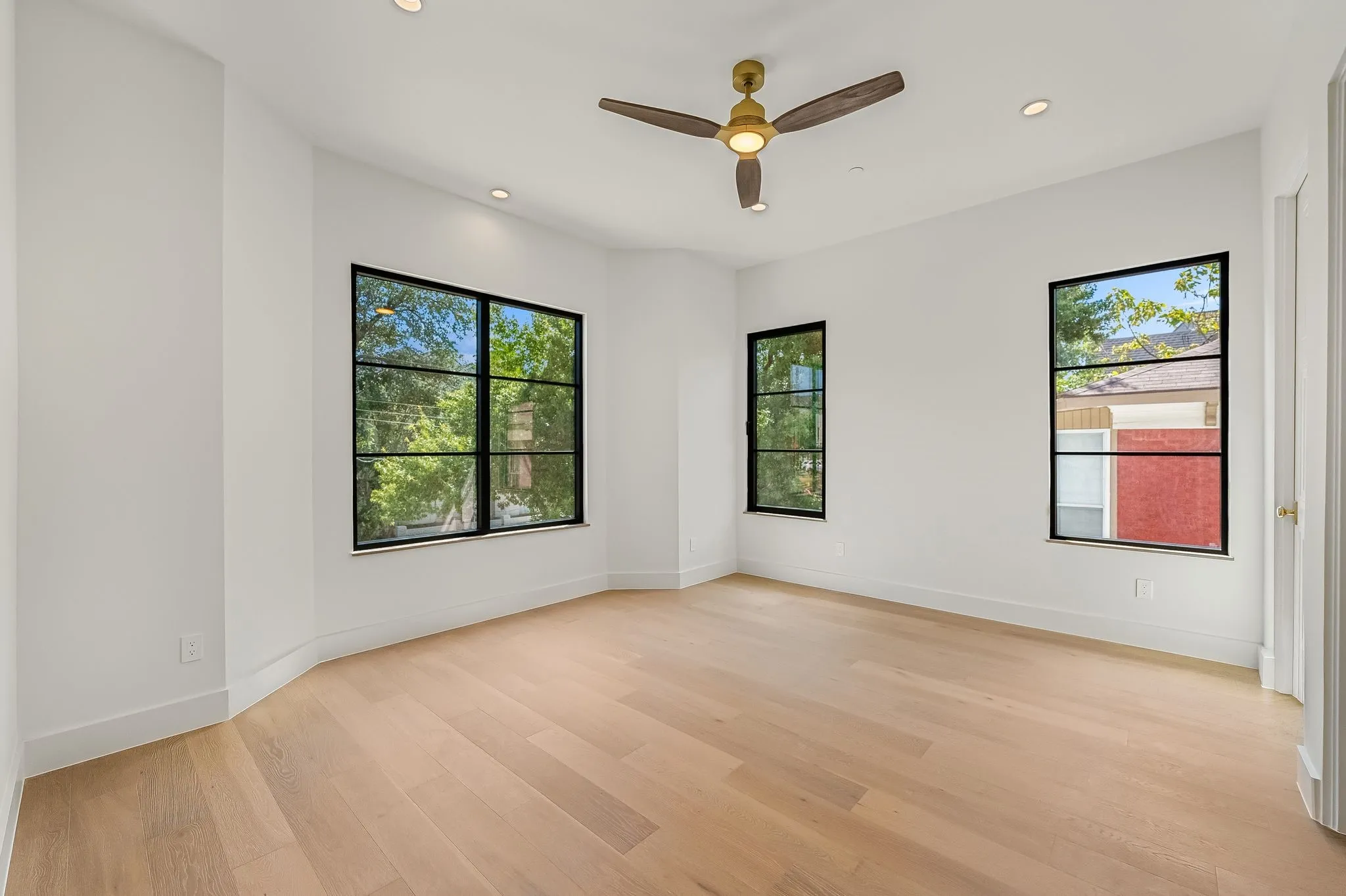 Single Family Residence For Sale in Dallas County , 3308 Rosedale Avenue, University Park, Texas 75205, 4 Bedroom, 5 Bathroom, 2 Garage spaces, 5,260 Sqft, built in 2013, mls#21332626, Real Estate Agent in University Park, Homes For Sale in Dallas county, Homes For Sale in University Park, Realtor in University Park Texas, Real Estate Brokerage Independent Realty Texas, Luminita Cordes Realtor