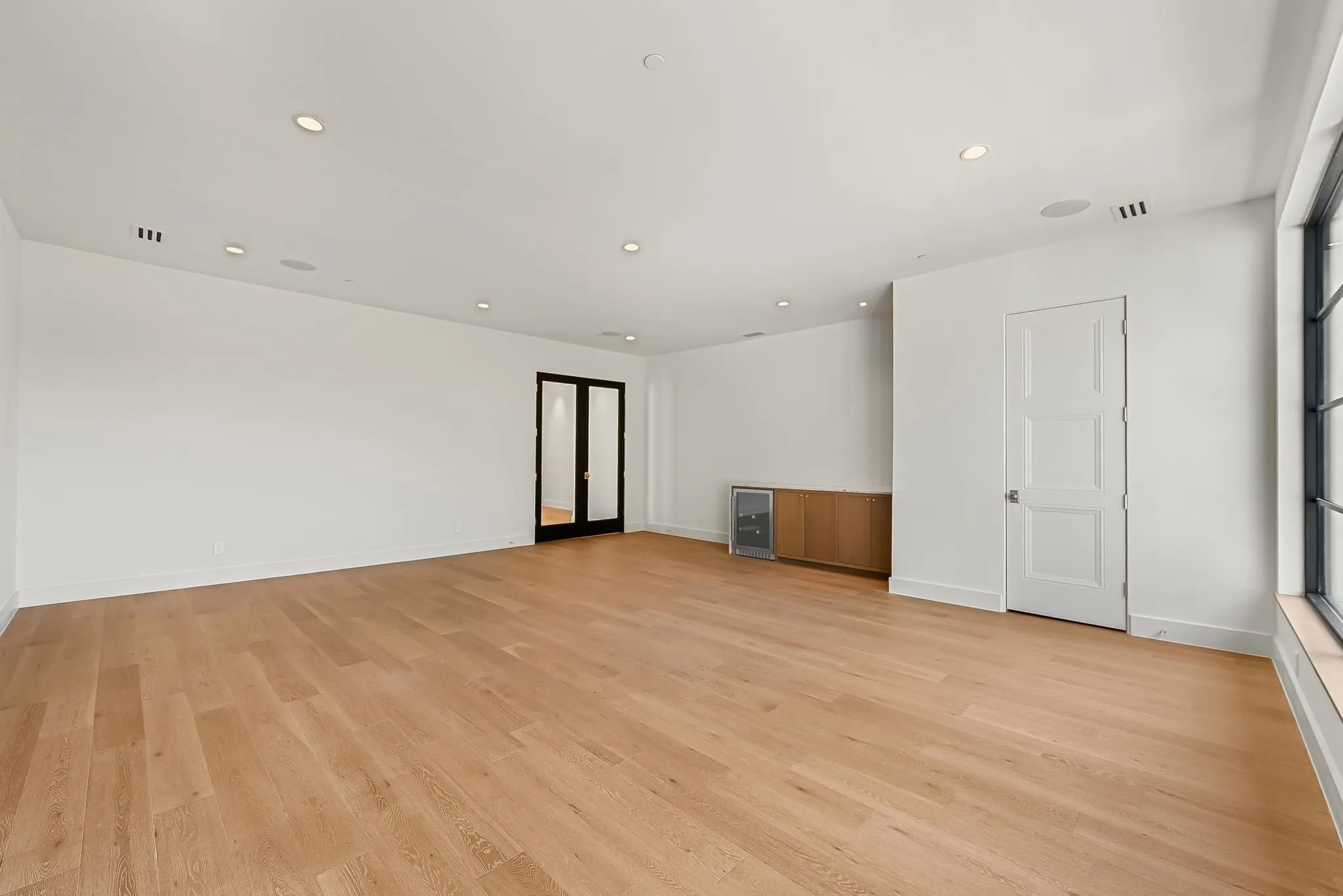 Single Family Residence For Sale in Dallas County , 3308 Rosedale Avenue, University Park, Texas 75205, 4 Bedroom, 5 Bathroom, 2 Garage spaces, 5,260 Sqft, built in 2013, mls#21332626, Real Estate Agent in University Park, Homes For Sale in Dallas county, Homes For Sale in University Park, Realtor in University Park Texas, Real Estate Brokerage Independent Realty Texas, Luminita Cordes Realtor