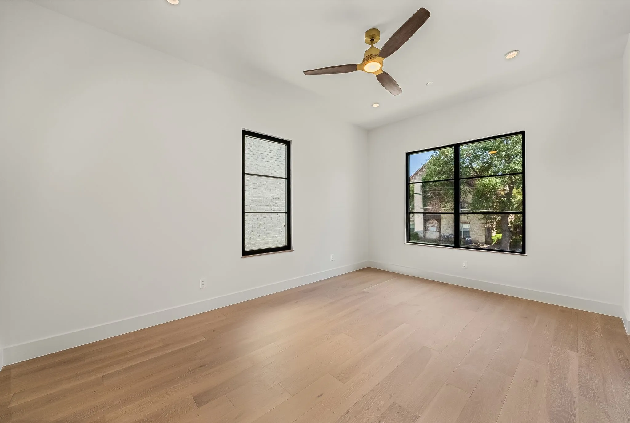 Single Family Residence For Sale in Dallas County , 3308 Rosedale Avenue, University Park, Texas 75205, 4 Bedroom, 5 Bathroom, 2 Garage spaces, 5,260 Sqft, built in 2013, mls#21332626, Real Estate Agent in University Park, Homes For Sale in Dallas county, Homes For Sale in University Park, Realtor in University Park Texas, Real Estate Brokerage Independent Realty Texas, Luminita Cordes Realtor