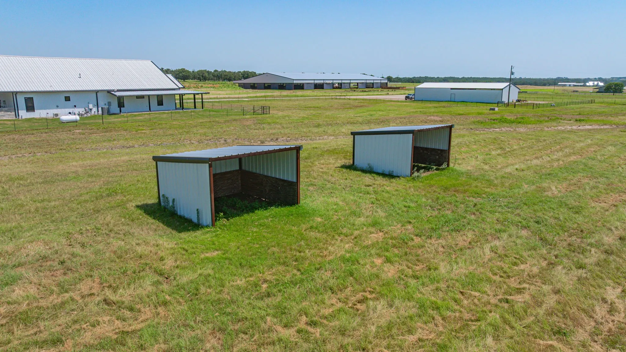 Farm For Sale in Erath County , 385 Private Road 1733, Stephenville, Texas 76401, 4 Bedroom, 4 Bathroom, Garage spaces, 4,161 Sqft, built in 2023, mls#21329412, Real Estate Agent in Stephenville, Homes For Sale in Erath county, Homes For Sale in Stephenville, Realtor in Stephenville Texas, Real Estate Brokerage Independent Realty Texas, Luminita Cordes Realtor