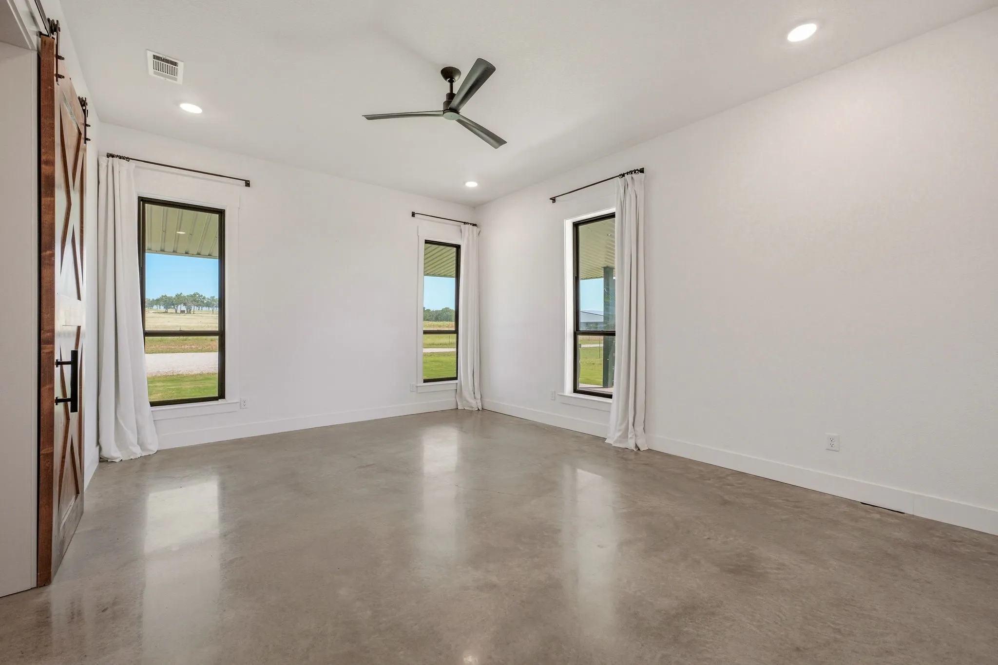 Farm For Sale in Erath County , 385 Private Road 1733, Stephenville, Texas 76401, 4 Bedroom, 4 Bathroom, Garage spaces, 4,161 Sqft, built in 2023, mls#21329412, Real Estate Agent in Stephenville, Homes For Sale in Erath county, Homes For Sale in Stephenville, Realtor in Stephenville Texas, Real Estate Brokerage Independent Realty Texas, Luminita Cordes Realtor