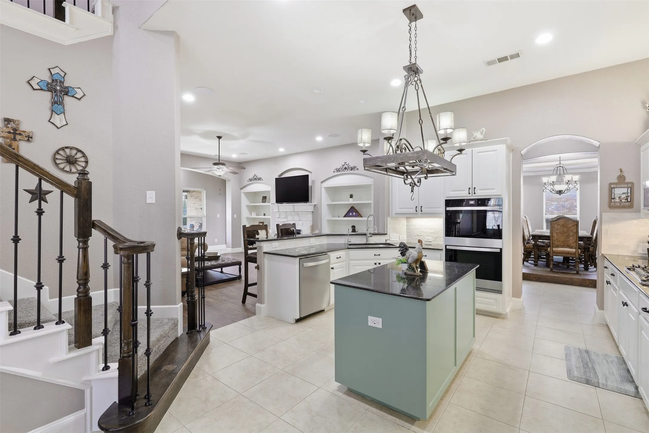Single Family Residence For Sale in Tarrant County , 12909 Grandstand Way, Fort Worth, Texas 76244, 4 Bedroom, 4 Bathroom, 2 Garage spaces, 3,979 Sqft, built in 2009, mls#21335062, Real Estate Agent in Fort Worth, Homes For Sale in Tarrant county, Homes For Sale in Fort Worth, Realtor in Fort Worth Texas, Real Estate Brokerage Independent Realty Texas, Luminita Cordes Realtor