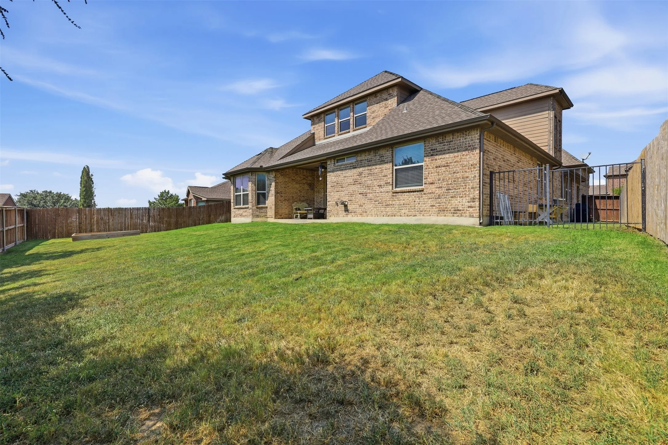 Single Family Residence For Sale in Tarrant County , 12909 Grandstand Way, Fort Worth, Texas 76244, 4 Bedroom, 4 Bathroom, 2 Garage spaces, 3,979 Sqft, built in 2009, mls#21335062, Real Estate Agent in Fort Worth, Homes For Sale in Tarrant county, Homes For Sale in Fort Worth, Realtor in Fort Worth Texas, Real Estate Brokerage Independent Realty Texas, Luminita Cordes Realtor