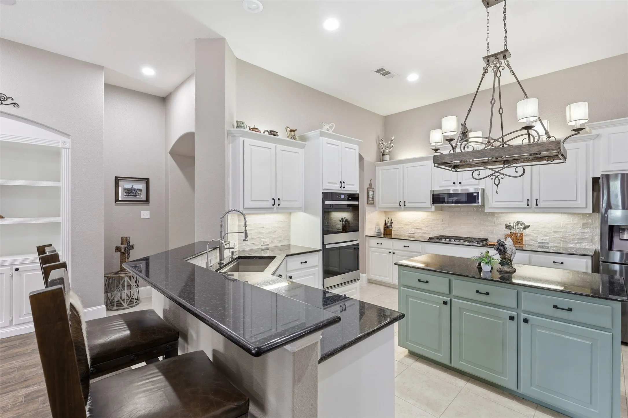 Single Family Residence For Sale in Tarrant County , 12909 Grandstand Way, Fort Worth, Texas 76244, 4 Bedroom, 4 Bathroom, 2 Garage spaces, 3,979 Sqft, built in 2009, mls#21335062, Real Estate Agent in Fort Worth, Homes For Sale in Tarrant county, Homes For Sale in Fort Worth, Realtor in Fort Worth Texas, Real Estate Brokerage Independent Realty Texas, Luminita Cordes Realtor