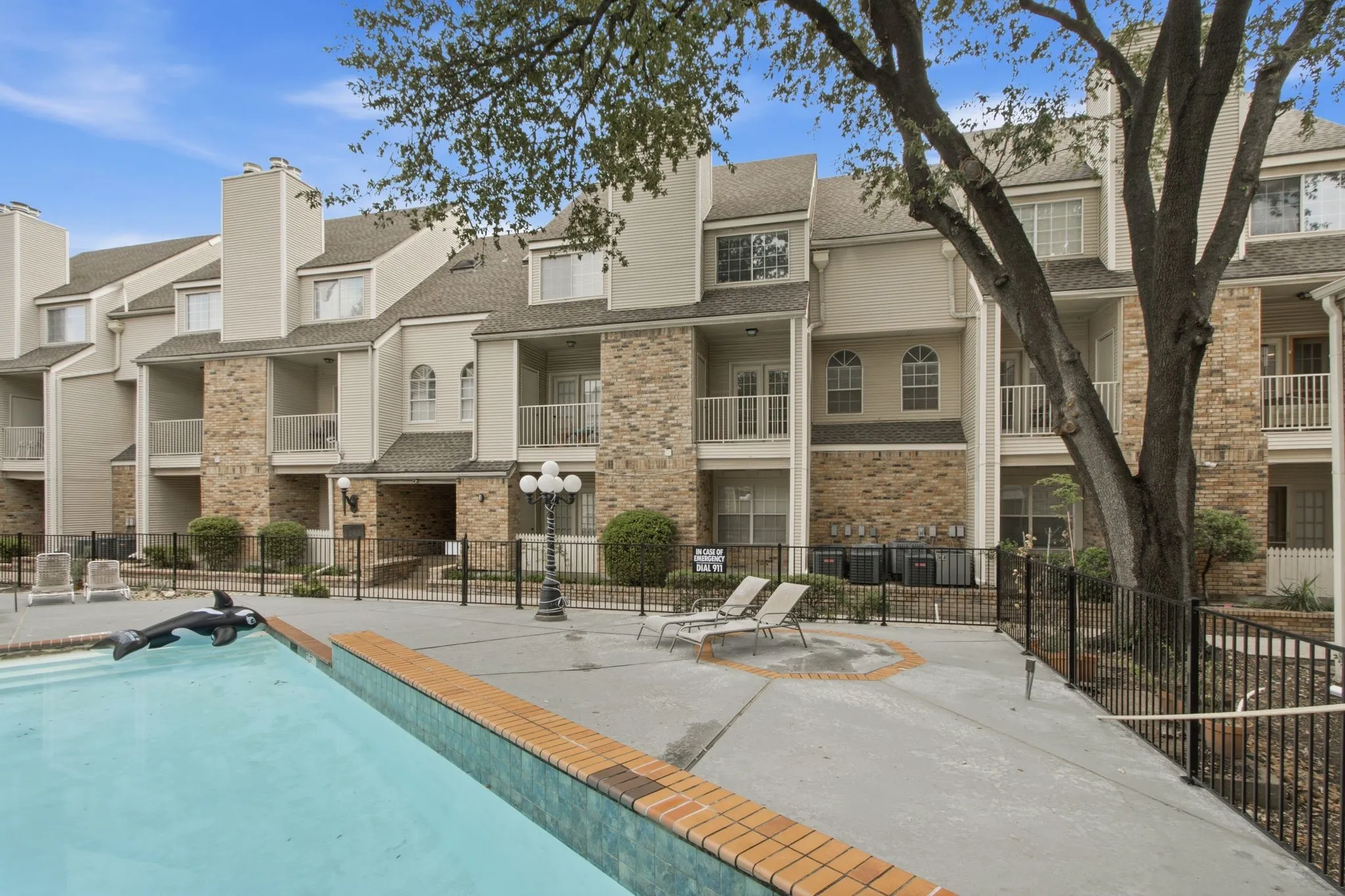 Condominium For Sale in Dallas County , 5325 Bent Tree Forest Drive 2245, Dallas, Texas 75248, 2 Bedrooms, 3 Bathrooms, Garage spaces, 1,324 Sqft, built in 1983, Price $175,000, mls#21335369, Real Estate Agent in Dallas, Homes For Sale in Dallas county, Homes For Sale in Dallas, Realtor in Dallas Texas, Real Estate Brokerage Independent Realty Texas, Luminita Cordes Realtor