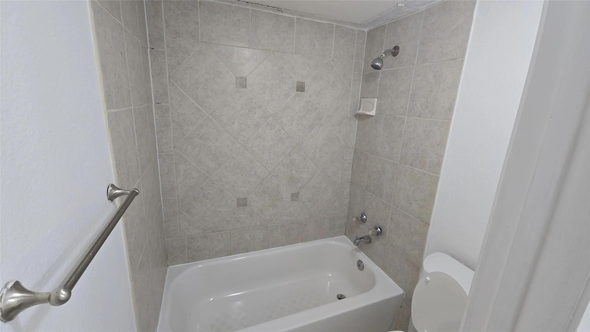 Duplex For Rent in Dallas County , 1627 Windsong Lane, Irving, Texas 75060, 3 Bedroom, 2 Bathroom, Garage spaces, 1,056 Sqft, built in 1983, mls#21334785, Real Estate Agent in Irving, Homes For Rent in Dallas county, Homes For Rent in Irving, Realtor in Irving Texas, Real Estate Brokerage Independent Realty Texas, Luminita Cordes Realtor
