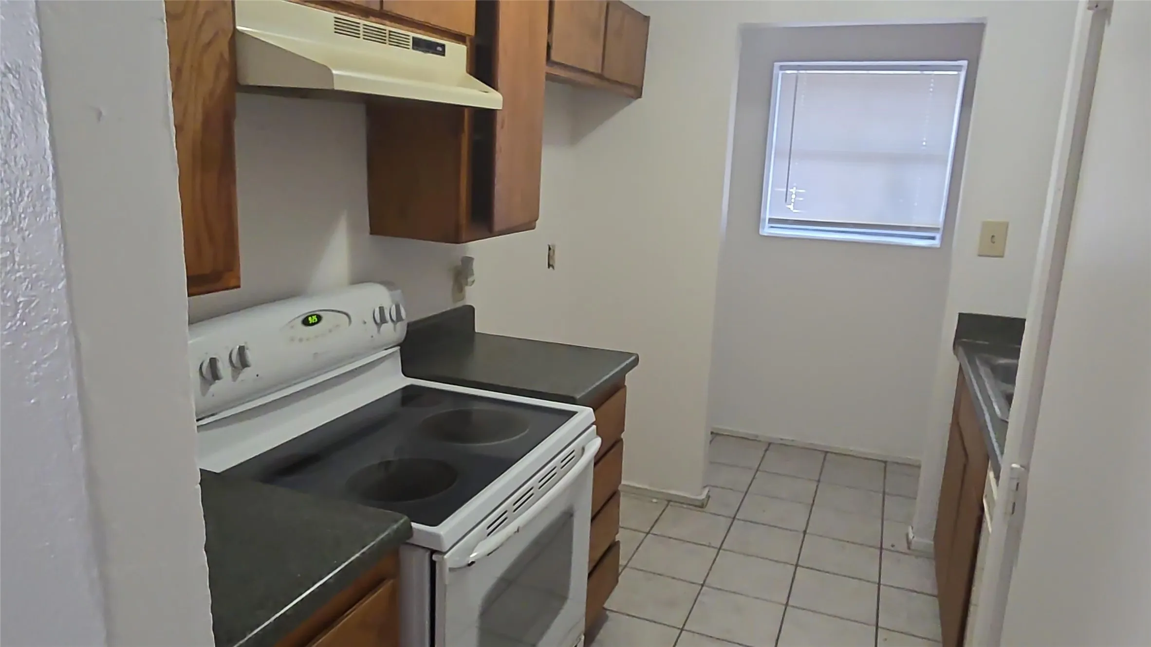 Duplex For Rent in Dallas County , 1627 Windsong Lane, Irving, Texas 75060, 3 Bedroom, 2 Bathroom, Garage spaces, 1,056 Sqft, built in 1983, mls#21334785, Real Estate Agent in Irving, Homes For Rent in Dallas county, Homes For Rent in Irving, Realtor in Irving Texas, Real Estate Brokerage Independent Realty Texas, Luminita Cordes Realtor
