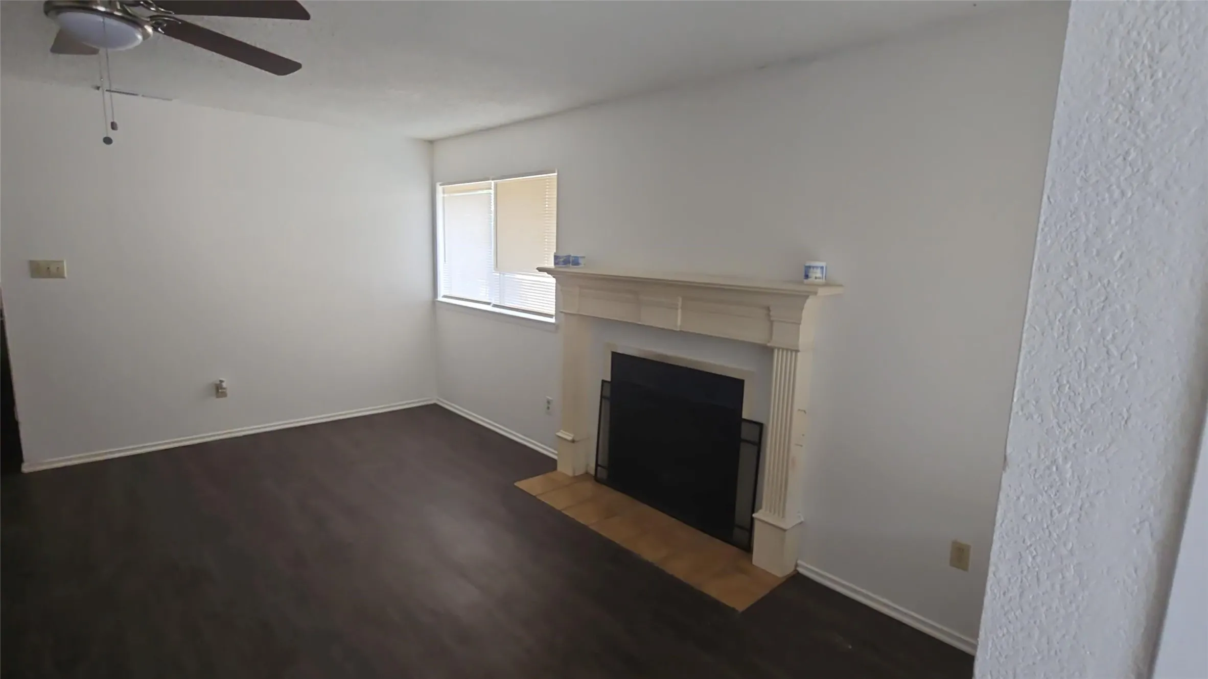 Duplex For Rent in Dallas County , 1627 Windsong Lane, Irving, Texas 75060, 3 Bedroom, 2 Bathroom, Garage spaces, 1,056 Sqft, built in 1983, mls#21334785, Real Estate Agent in Irving, Homes For Rent in Dallas county, Homes For Rent in Irving, Realtor in Irving Texas, Real Estate Brokerage Independent Realty Texas, Luminita Cordes Realtor