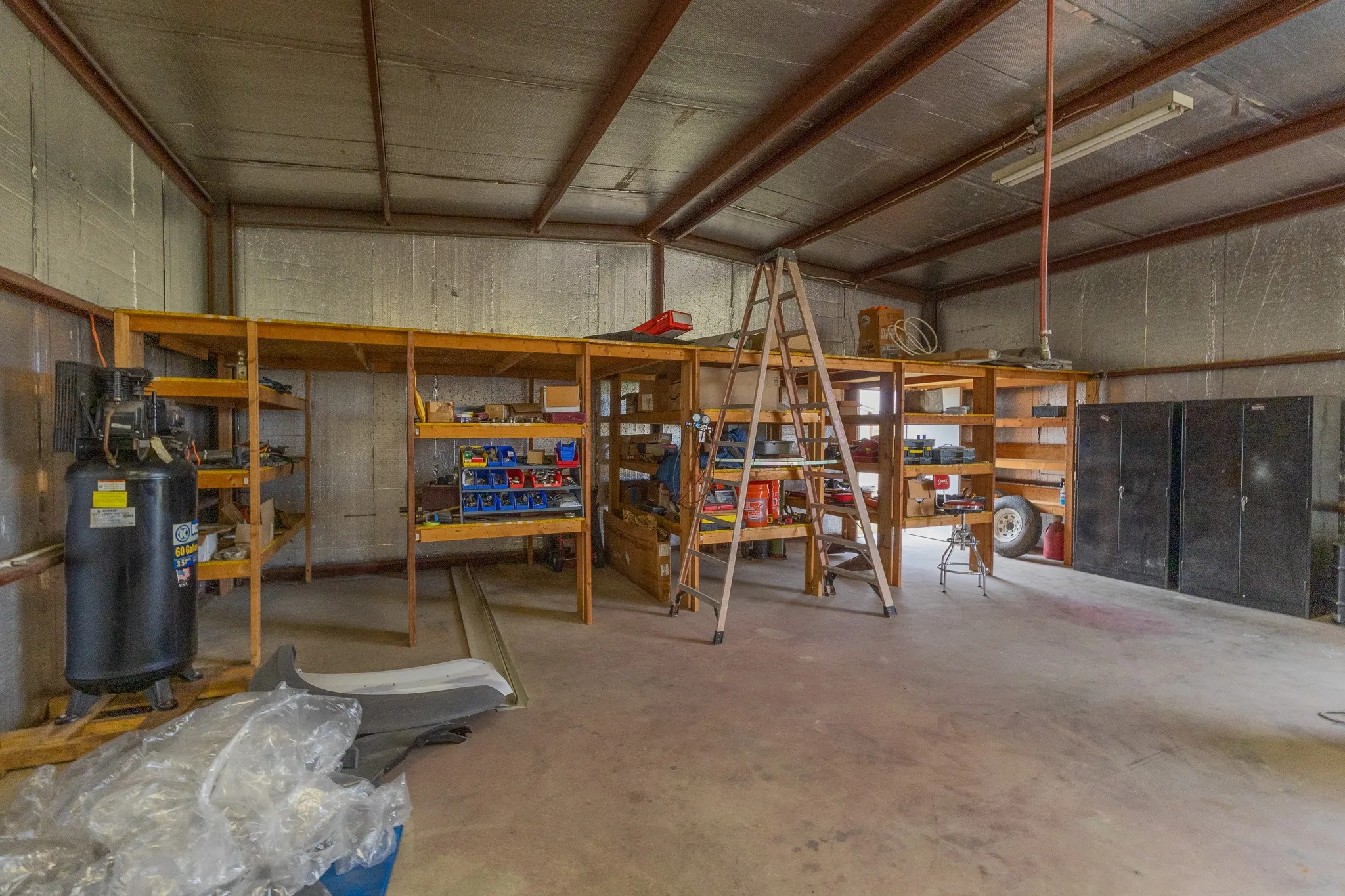 Farm For Sale in Williamson County , 401 County Road 330, Granger, Texas 76530, 3 Bedroom, 3 Bathroom, 4 Garage spaces, 2,016 Sqft, built in 2003, mls#21335374, Real Estate Agent in Granger, Homes For Sale in Williamson county, Homes For Sale in Granger, Realtor in Granger Texas, Real Estate Brokerage Independent Realty Texas, Luminita Cordes Realtor