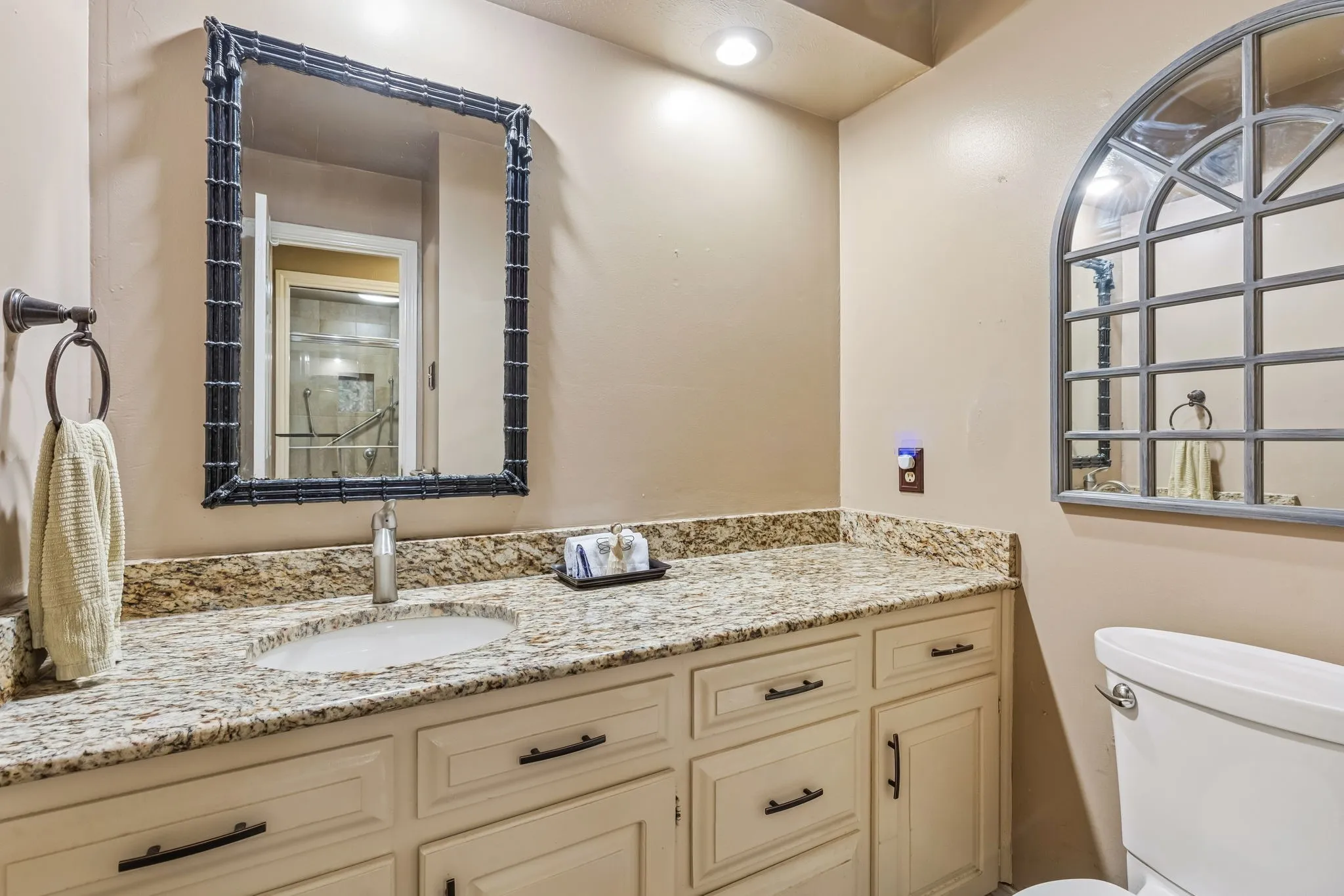 Single Family Residence For Sale in Dallas County , 3101 Becky Court, Garland, Texas 75044, 3 Bedroom, 3 Bathroom, 2 Garage spaces, 2,188 Sqft, built in 1979, mls#21335184, Real Estate Agent in Garland, Homes For Sale in Dallas county, Homes For Sale in Garland, Realtor in Garland Texas, Real Estate Brokerage Independent Realty Texas, Luminita Cordes Realtor