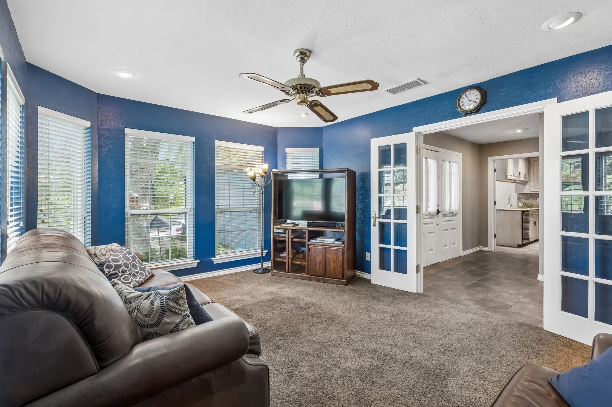 Single Family Residence For Sale in Dallas County , 3101 Becky Court, Garland, Texas 75044, 3 Bedroom, 3 Bathroom, 2 Garage spaces, 2,188 Sqft, built in 1979, mls#21335184, Real Estate Agent in Garland, Homes For Sale in Dallas county, Homes For Sale in Garland, Realtor in Garland Texas, Real Estate Brokerage Independent Realty Texas, Luminita Cordes Realtor